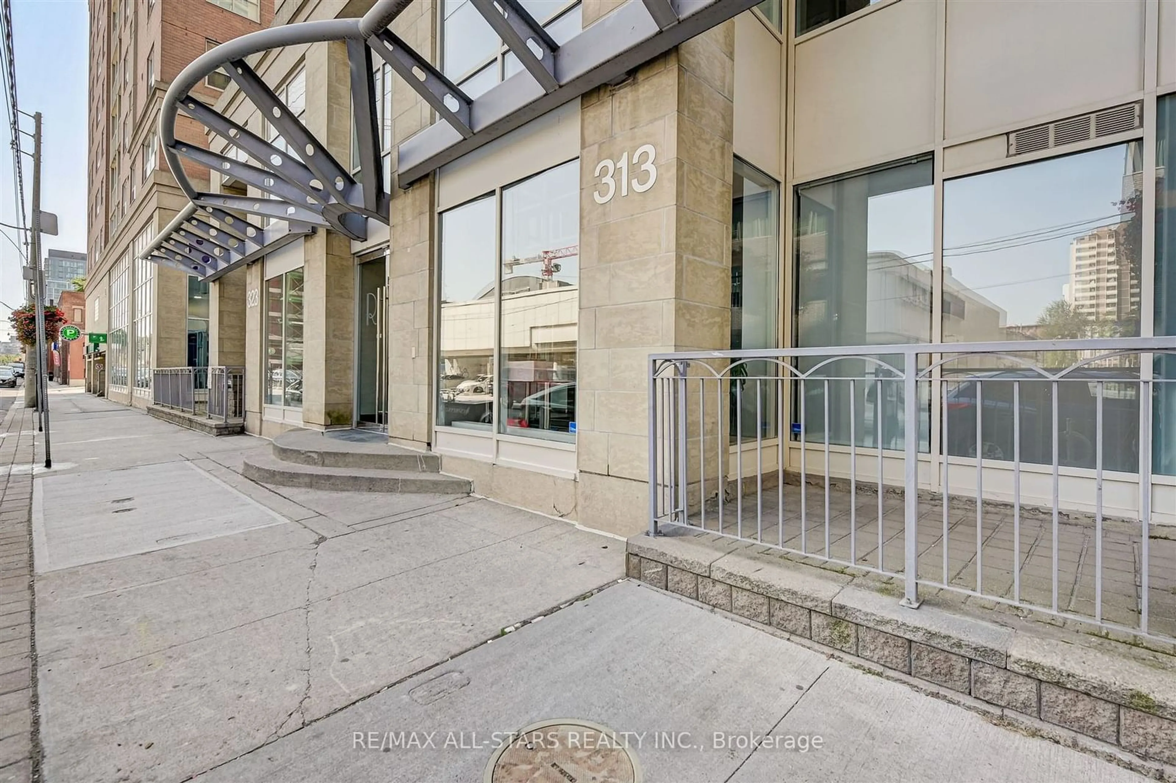 Street view for 313 Richmond St #256, Toronto Ontario M5A 4S7