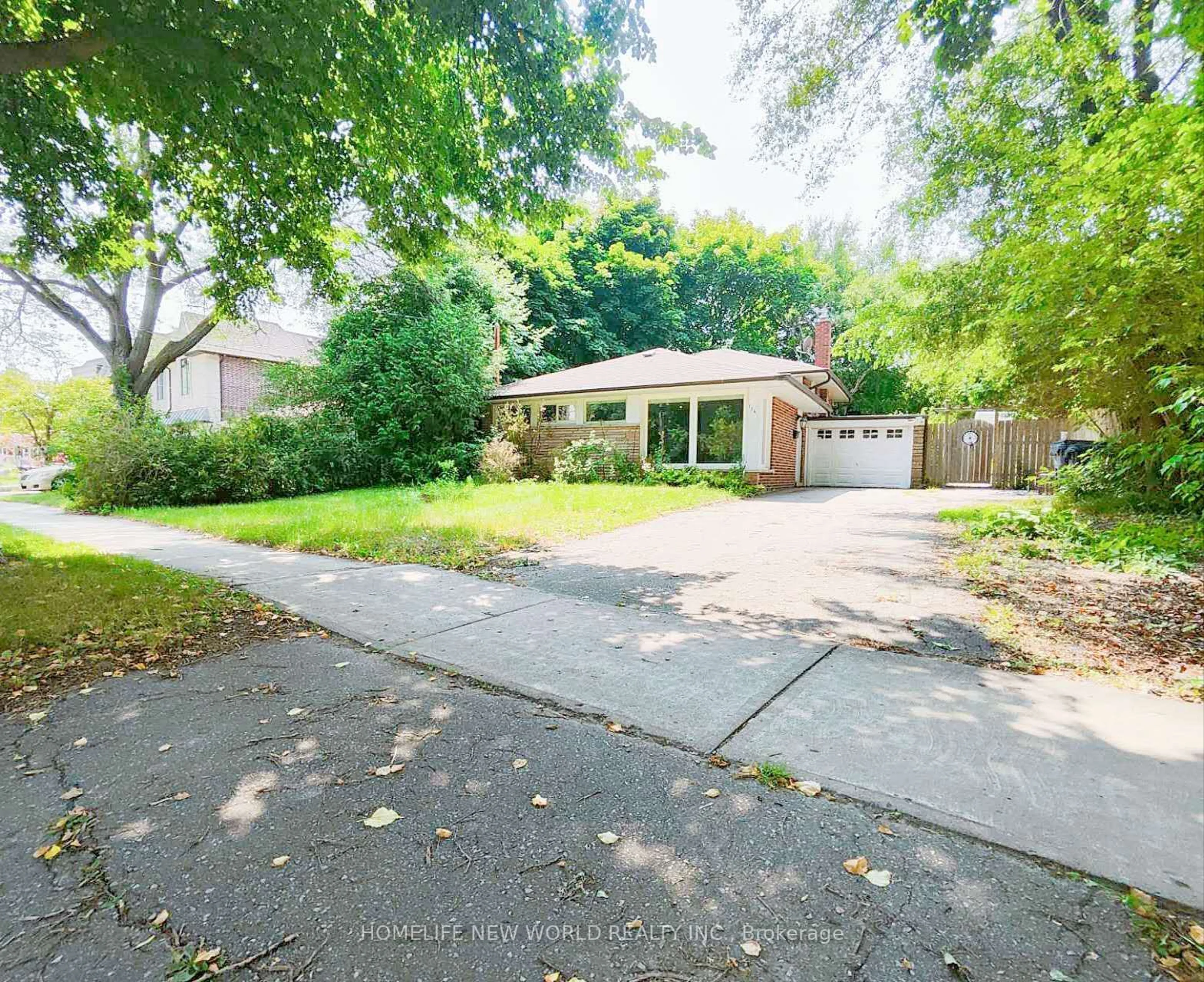 Frontside or backside of a home, the street view for 134 Maxome Ave, Toronto Ontario M2M 3K5