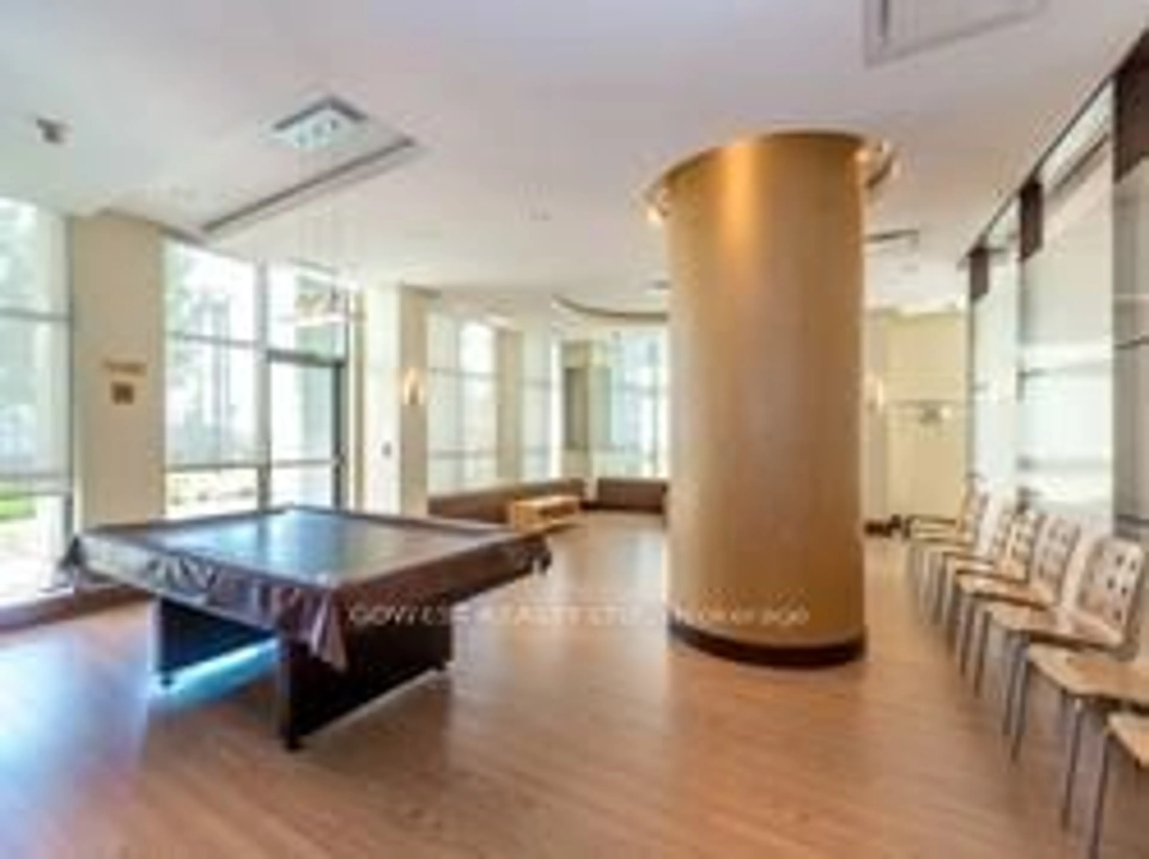 Indoor lobby, wood floors for 410 Queens Quay #310, Toronto Ontario M5V 2Z3