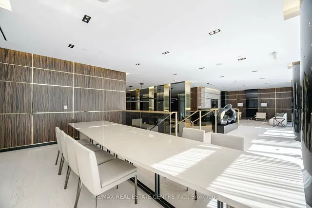 Additional image 10 of 3018 Yonge St Unit 214