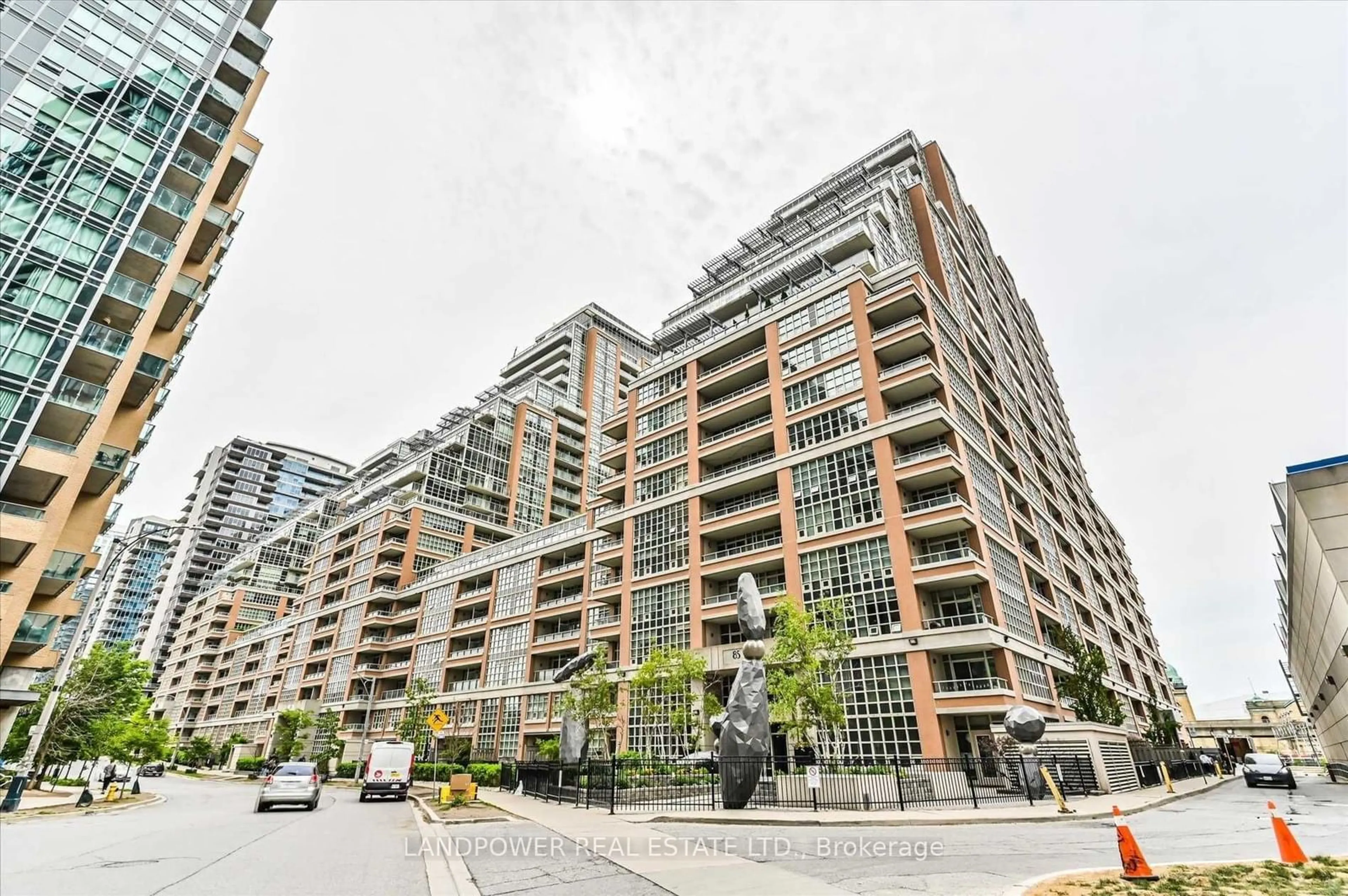 A pic from exterior of the house or condo for 65 East Liberty St #1605, Toronto Ontario M6K 3R2