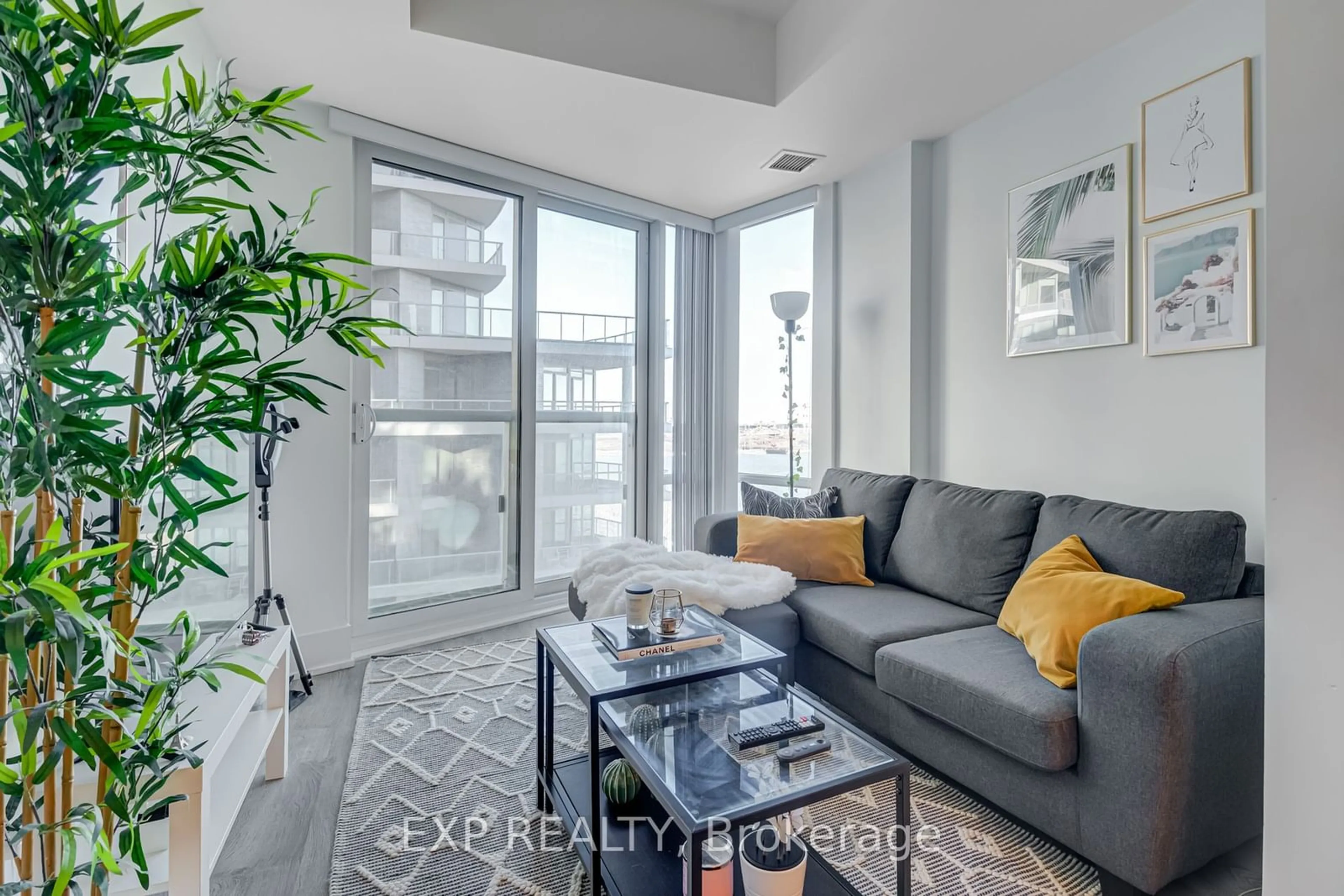 Living room for 55 Merchants Wharf #620, Toronto Ontario M5A 0P2