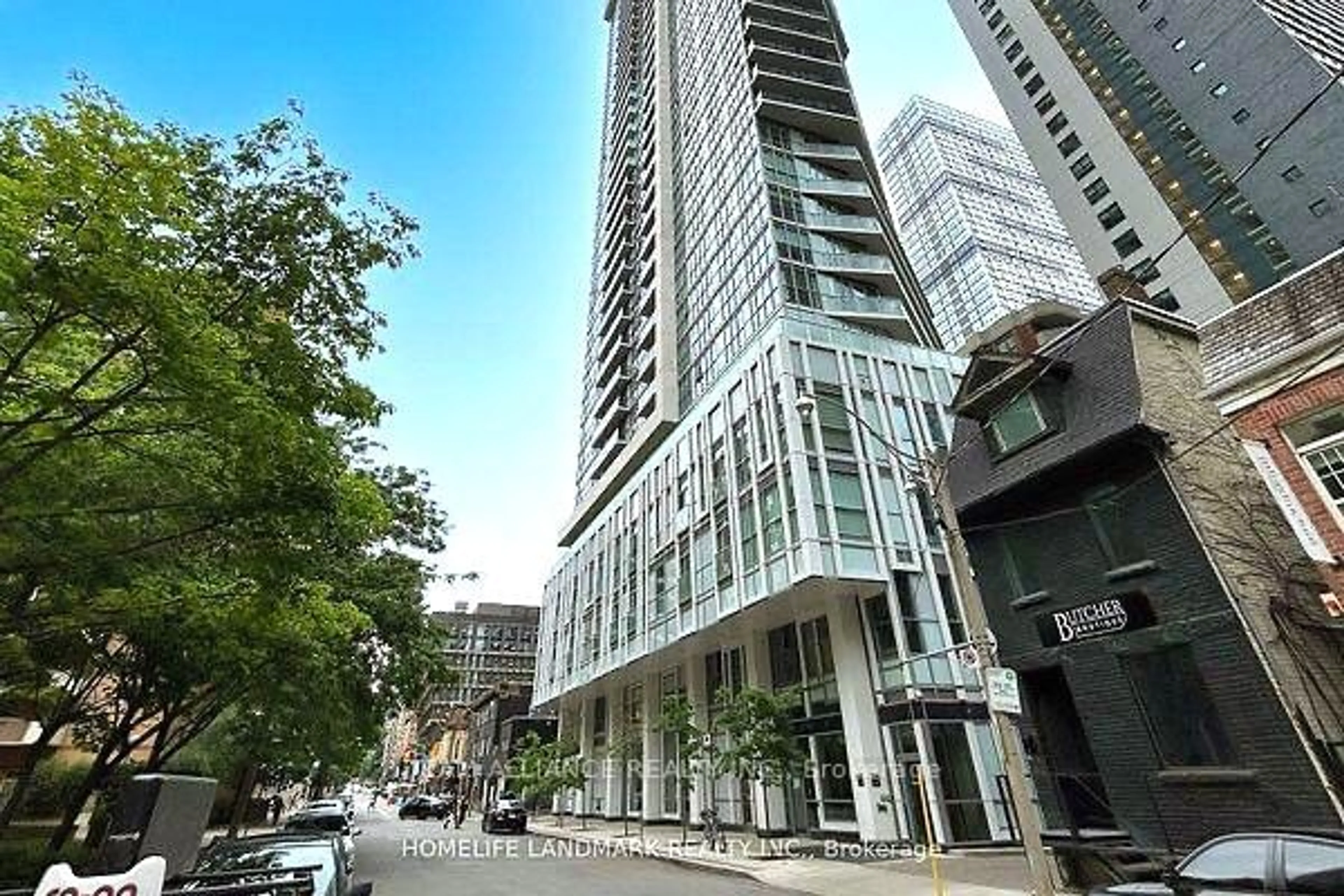 A pic from exterior of the house or condo for 77 Mutual St #1606, Toronto Ontario M5B 2A9