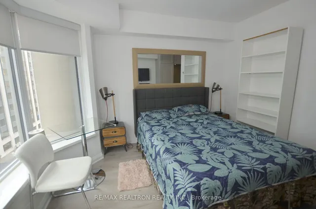 Additional property image - 155 Yorkville Ave Unit 713