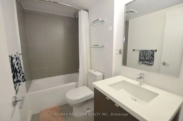 Additional property image - 155 Yorkville Ave Unit 713