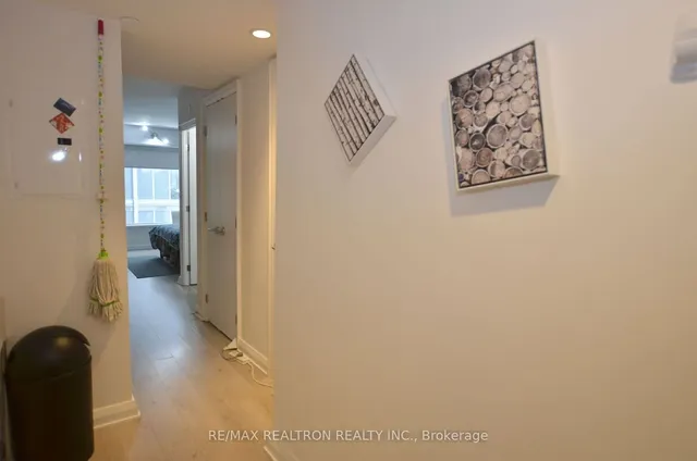 Additional property image - 155 Yorkville Ave Unit 713