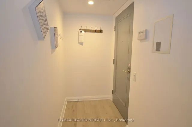 Additional property image - 155 Yorkville Ave Unit 713