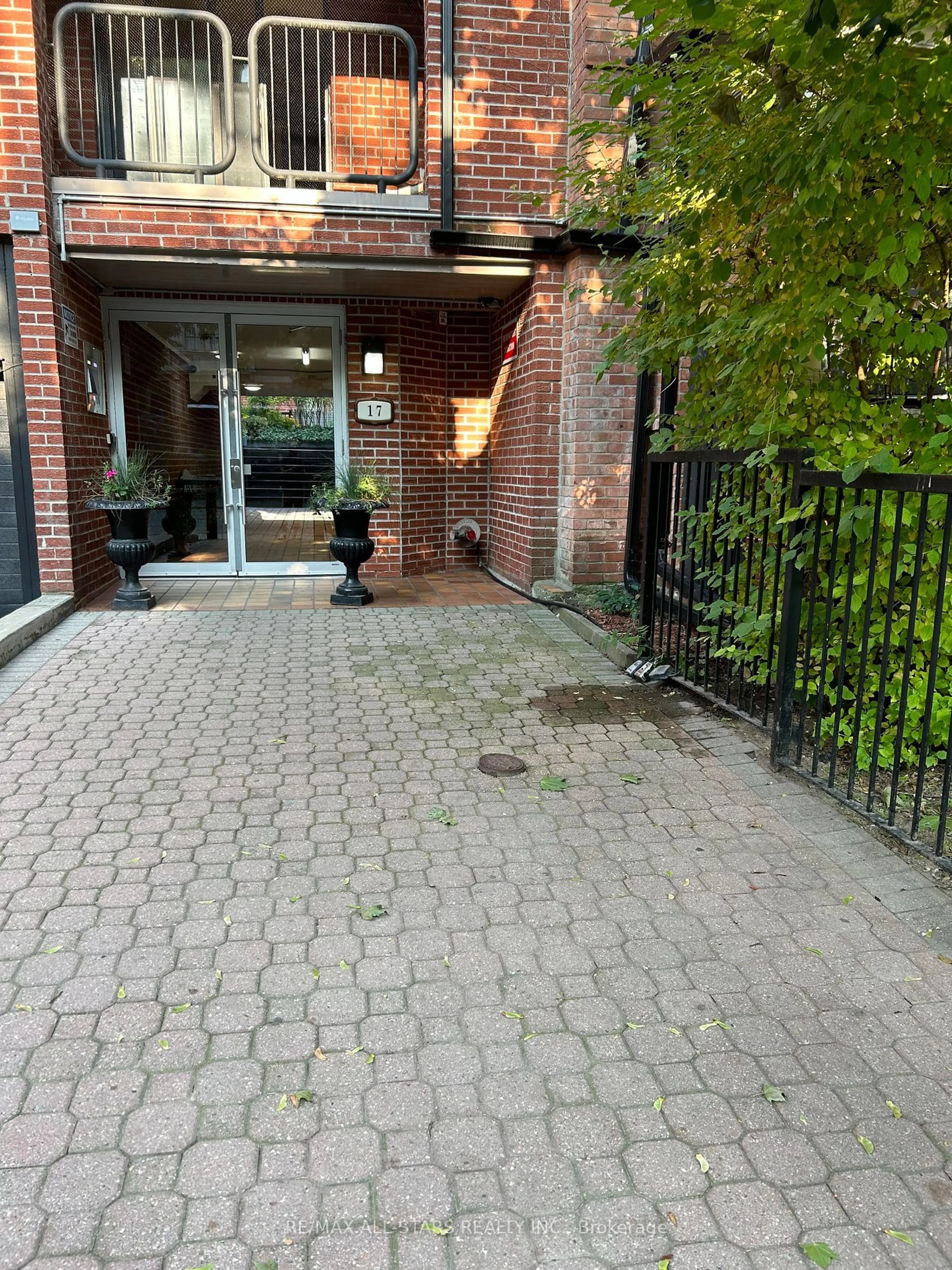 Patio for 17 Pembroke St #37, Toronto Ontario M5A 2N6