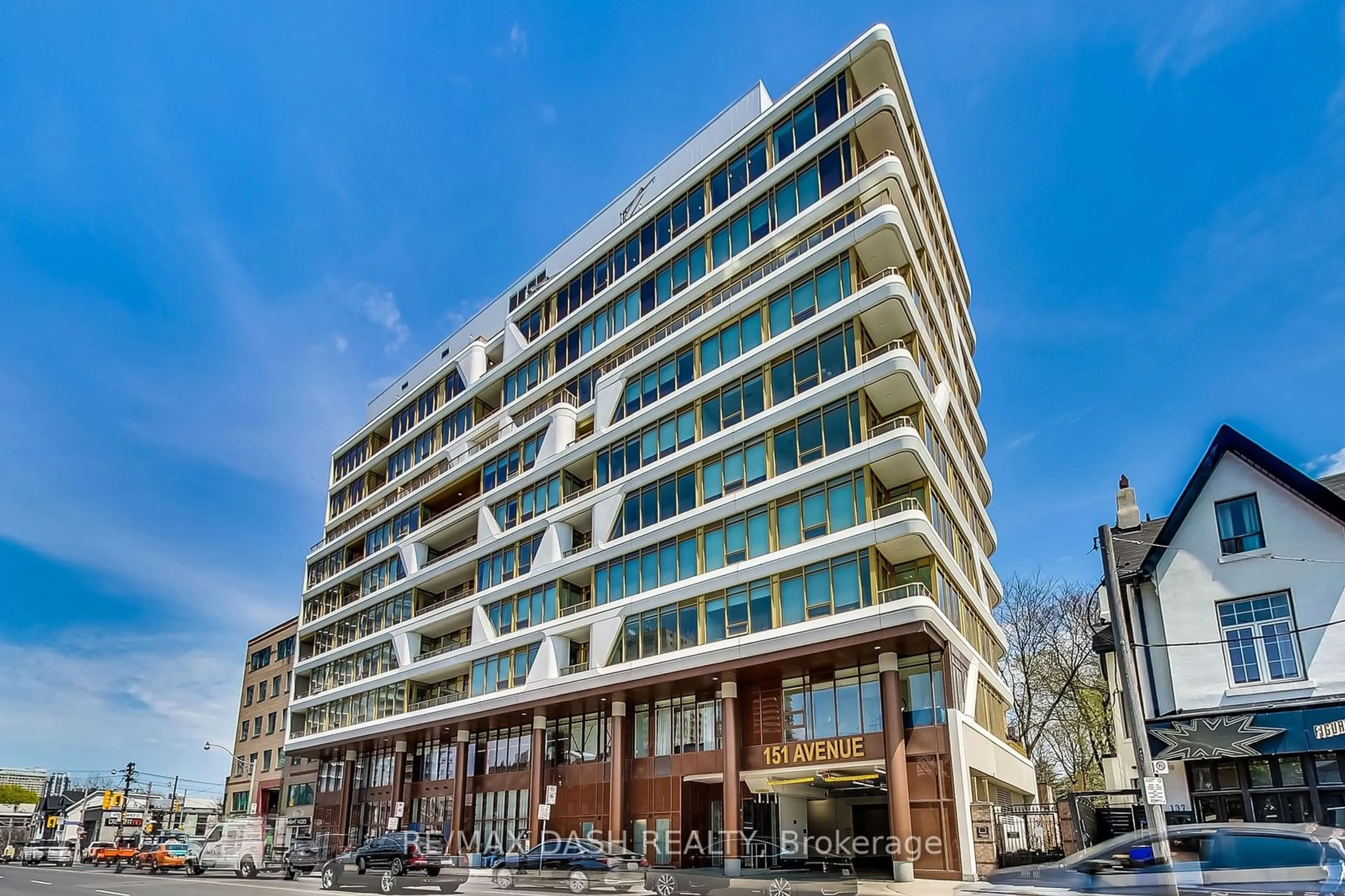 A pic from exterior of the house or condo for 151 Avenue Rd #501, Toronto Ontario M5R 2H7