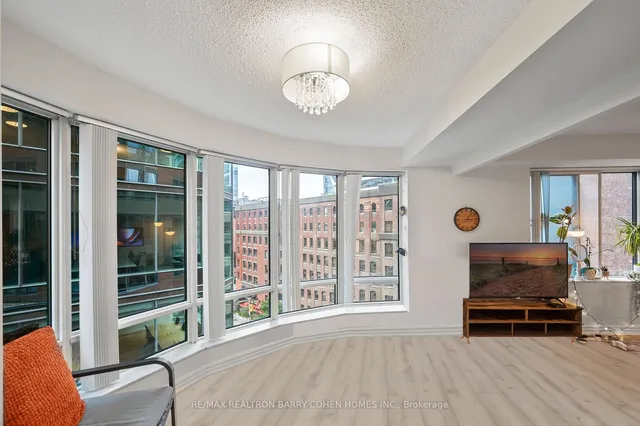Additional property image - 33 University Ave Unit 903
