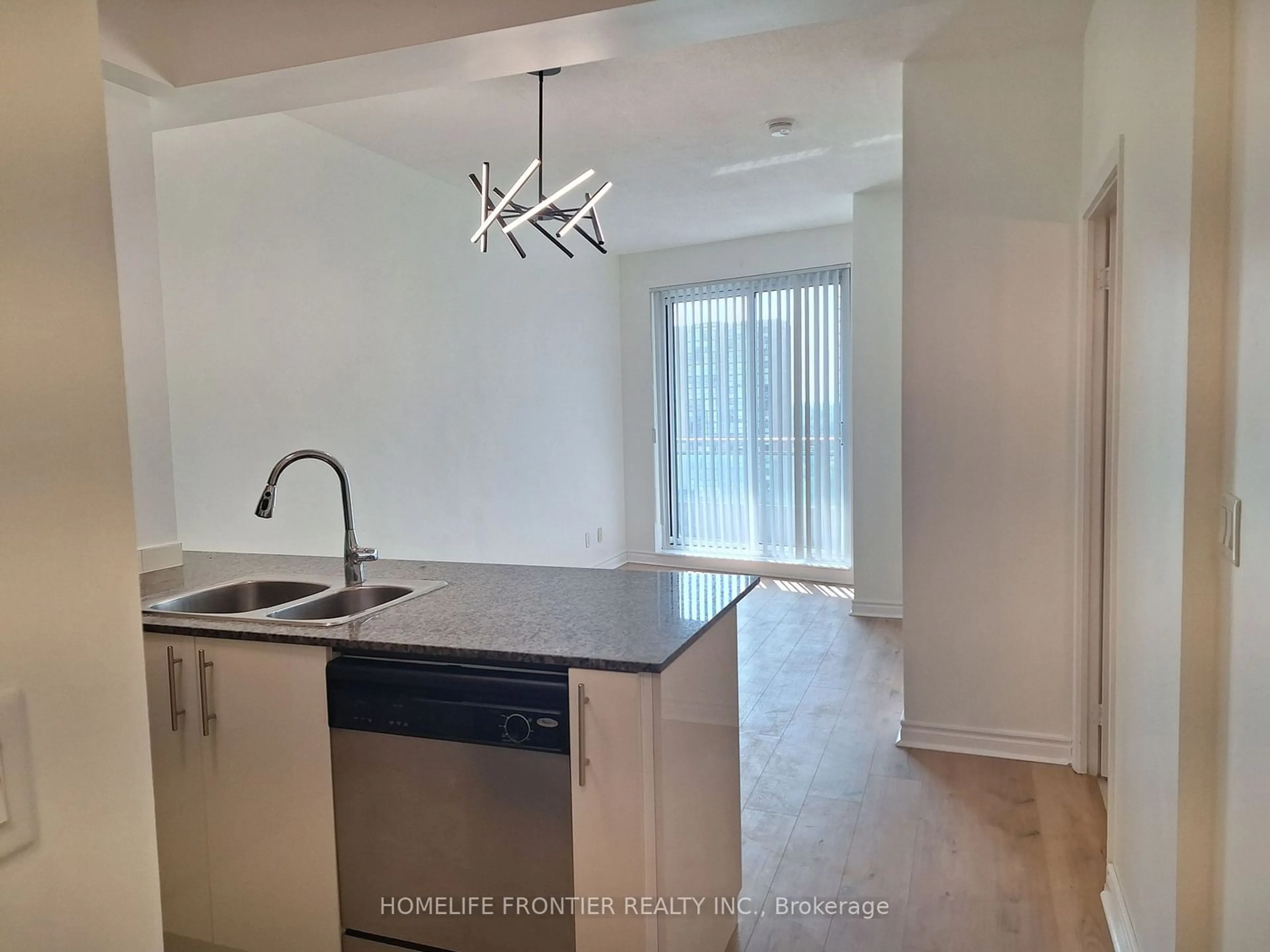 Standard kitchen for 18 Holmes Ave #1009, Toronto Ontario M2N 0E1