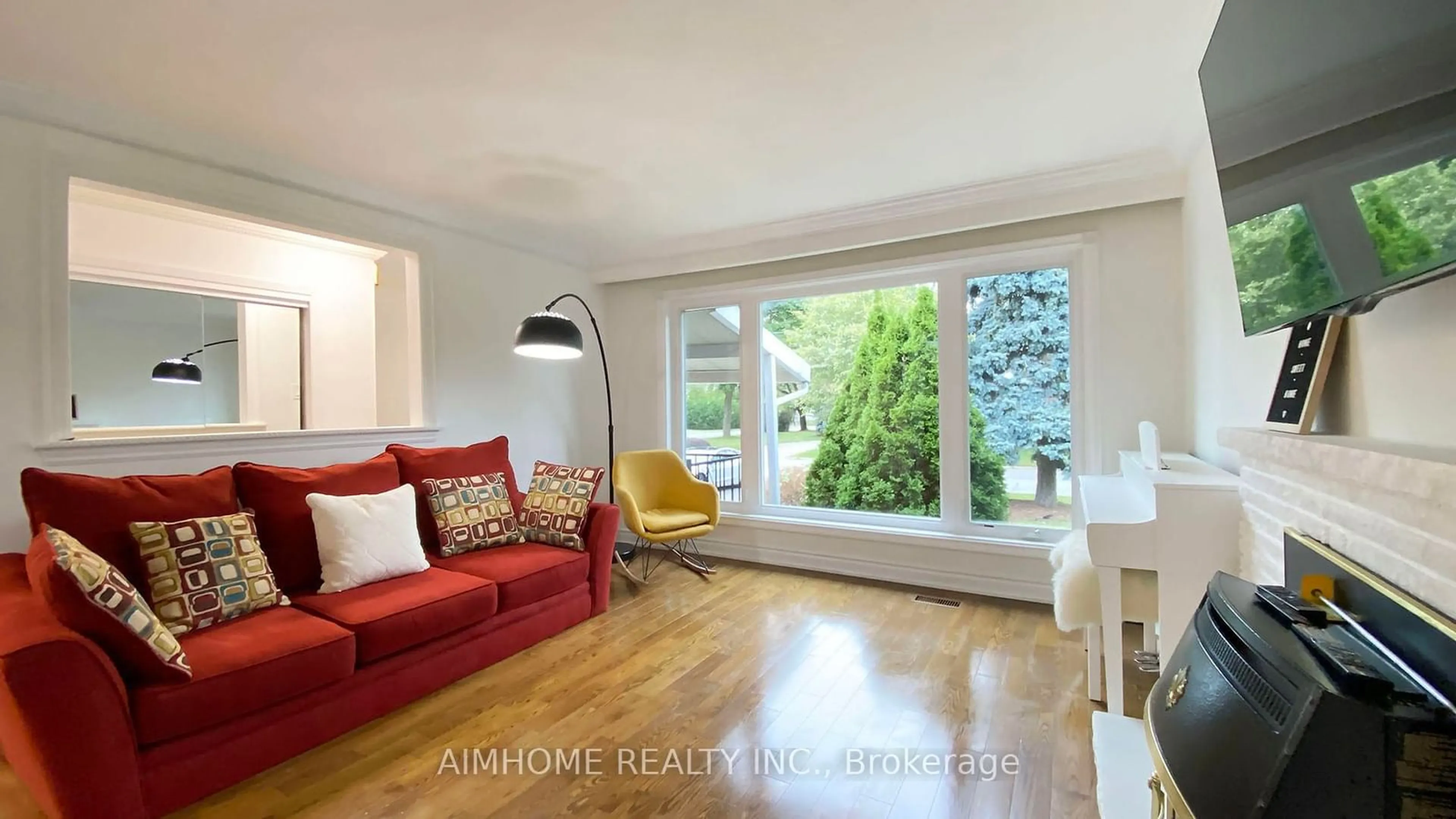 Living room, wood floors for 63 Bowerbank Dr, Toronto Ontario M2M 1Z9