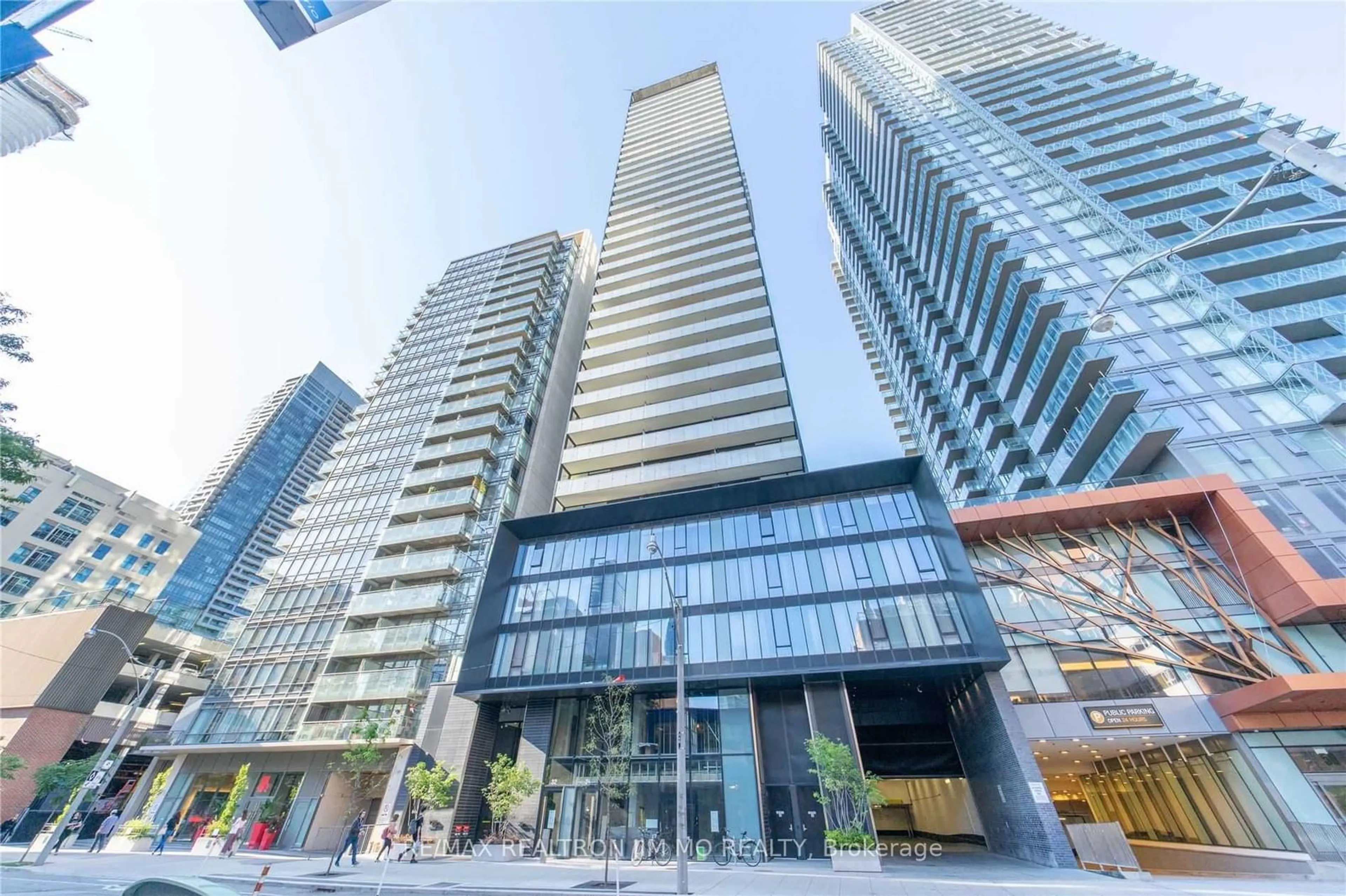 A pic from exterior of the house or condo for 28 Wellesley St #706, Toronto Ontario M4Y 0C4