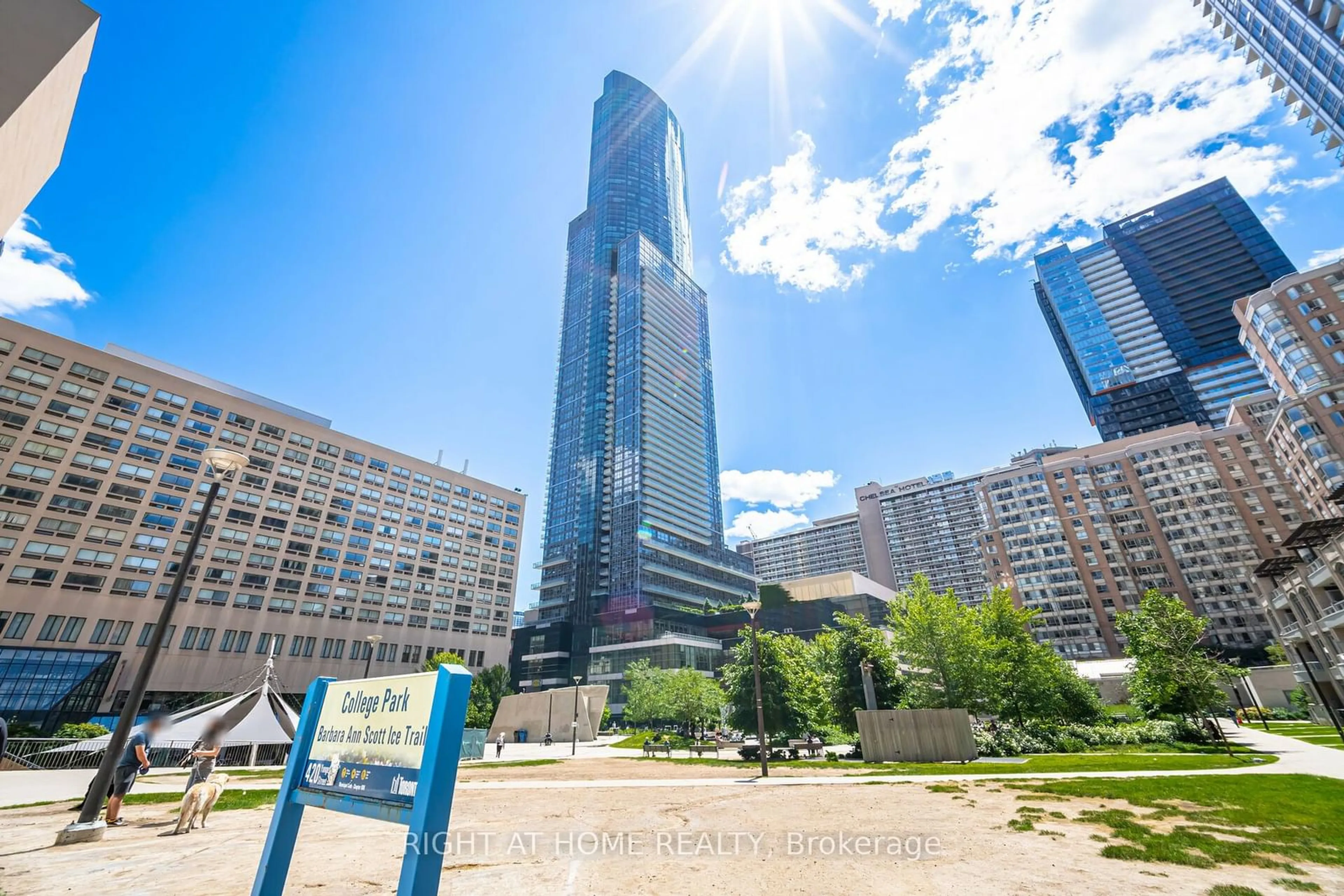 Street view for 386 Yonge St #3501, Toronto Ontario M5B 0A5