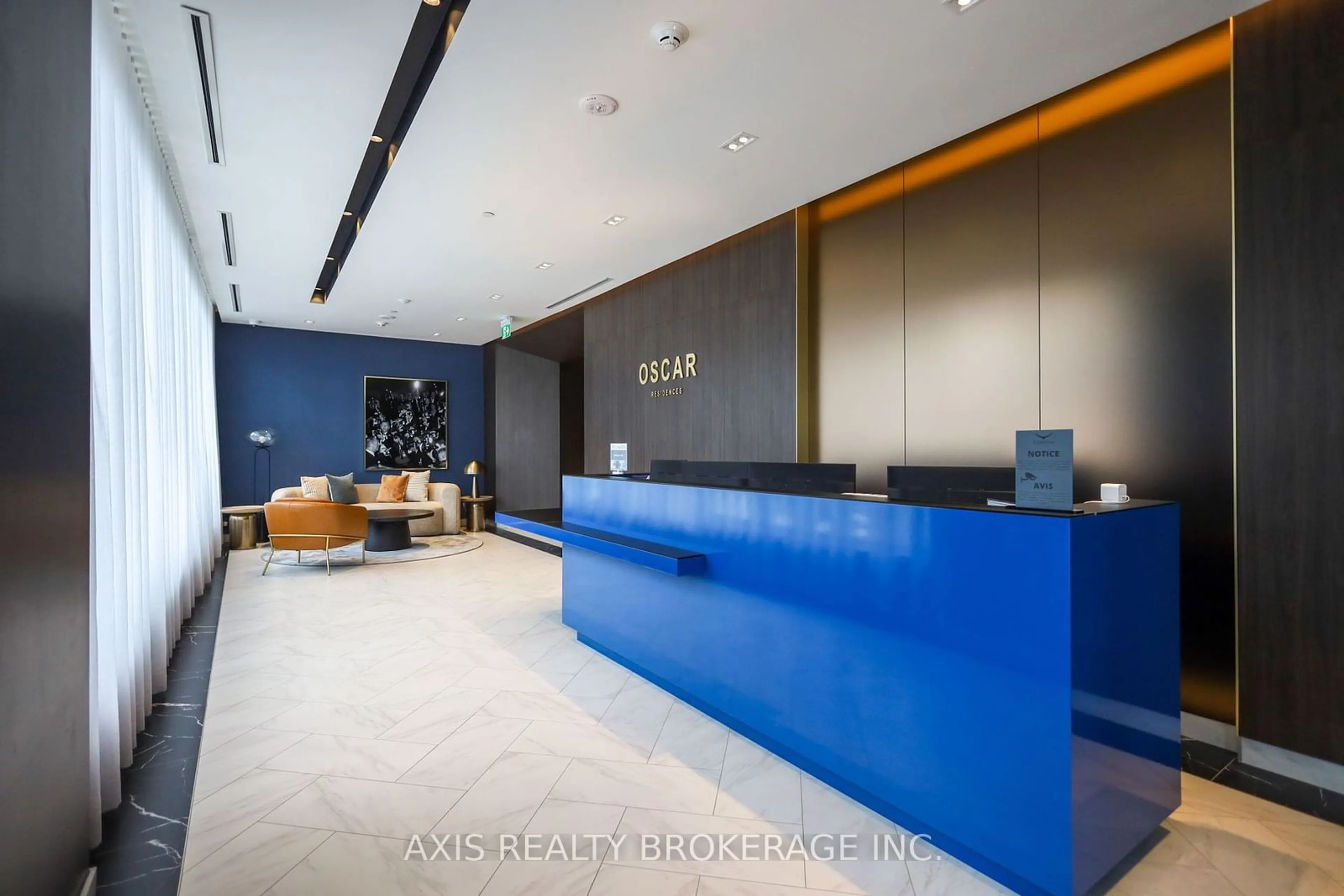 Indoor lobby for 500 Dupont St #517, Toronto Ontario M6G 1Y7