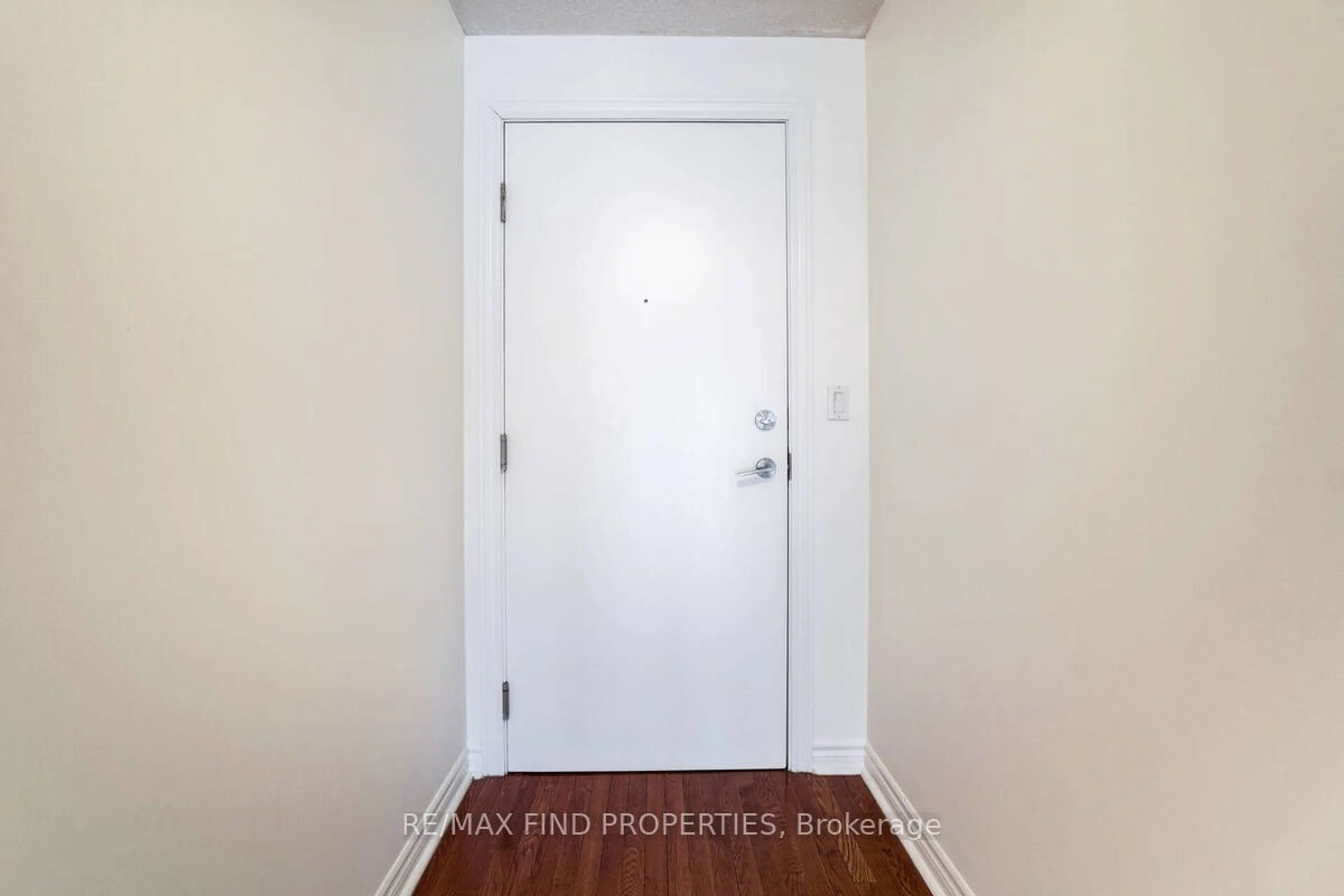 Indoor entryway for 270 Wellington St #401, Toronto Ontario M5V 3P5