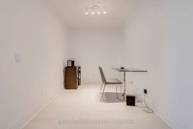 Additional image 32 of 5 Northtown Way Unit 702