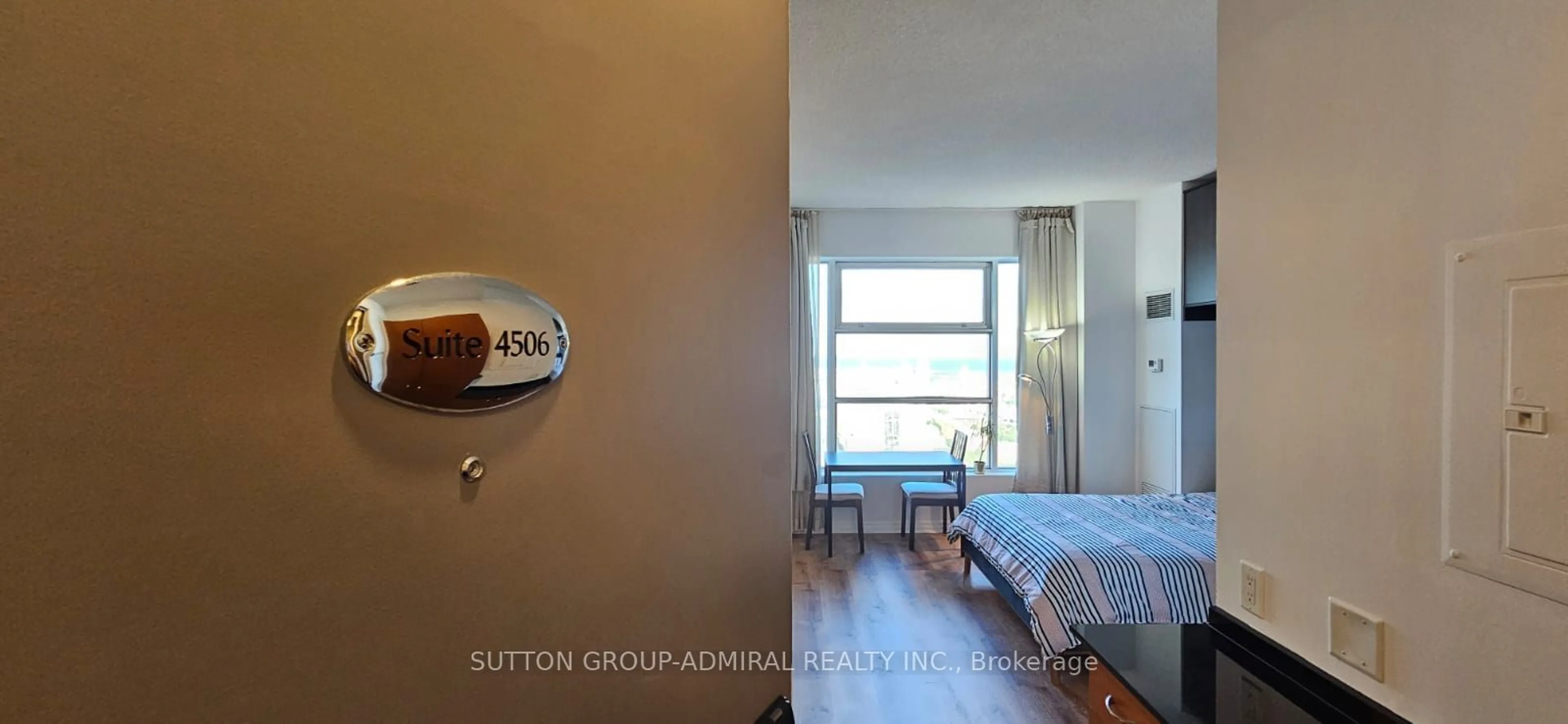 A pic of a room for 1 King St #4506, Toronto Ontario M5H 1A1