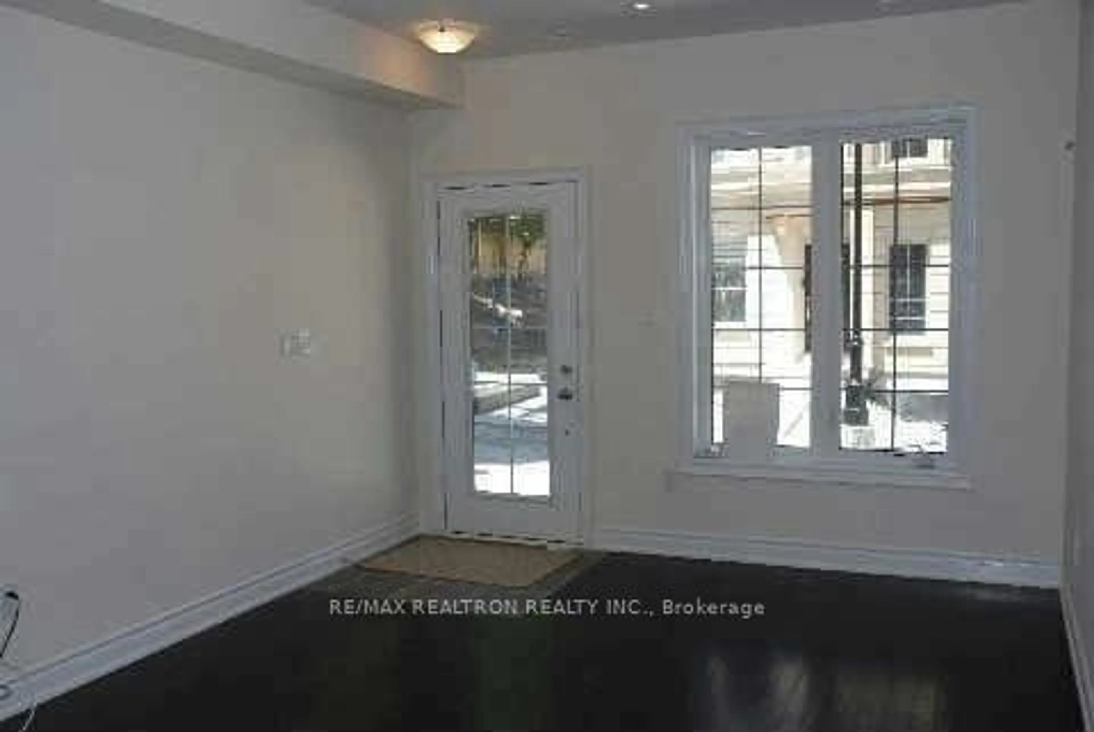 Indoor entryway, wood floors for 20 Hargrave Lane #17, Toronto Ontario M4N 0A4