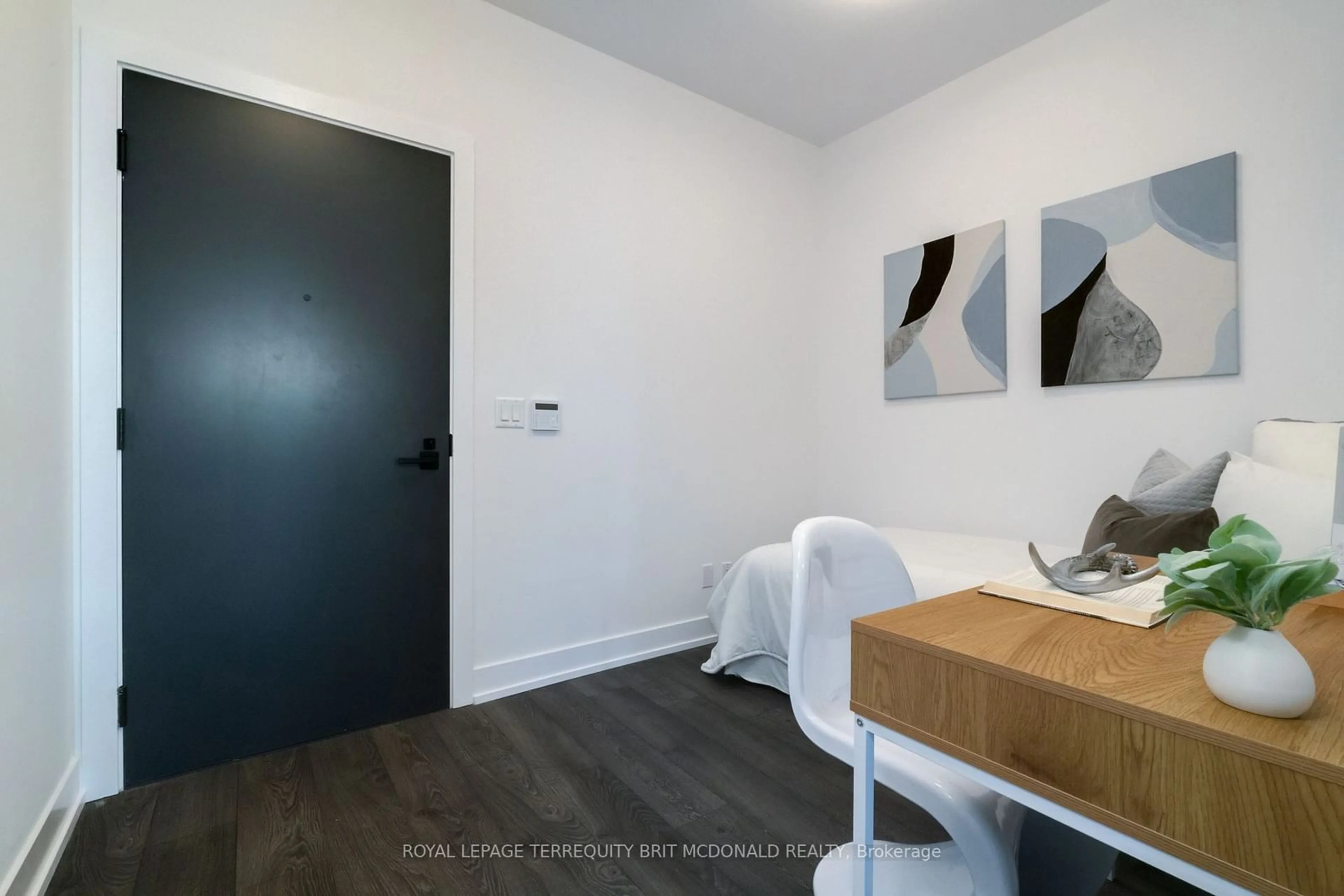 Indoor entryway for 25 Adra Grado Way #644, Toronto Ontario M2J 0H6