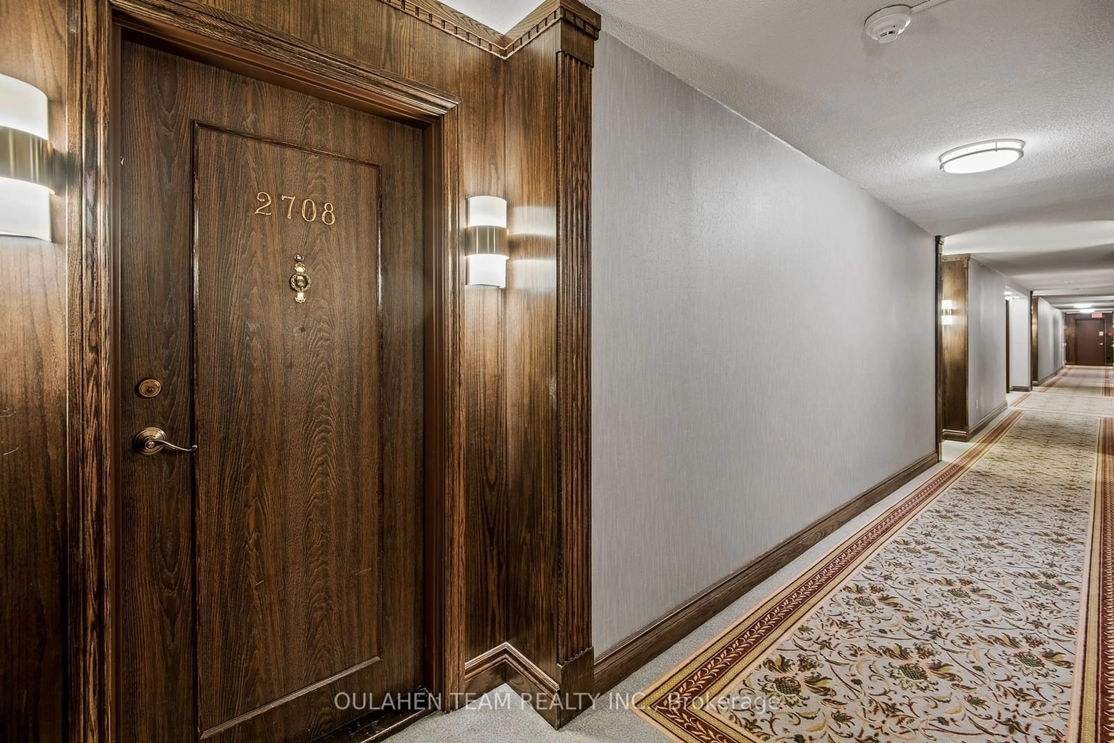 Indoor foyer for 1555 Finch Ave #2708, Toronto Ontario M2J 4X9