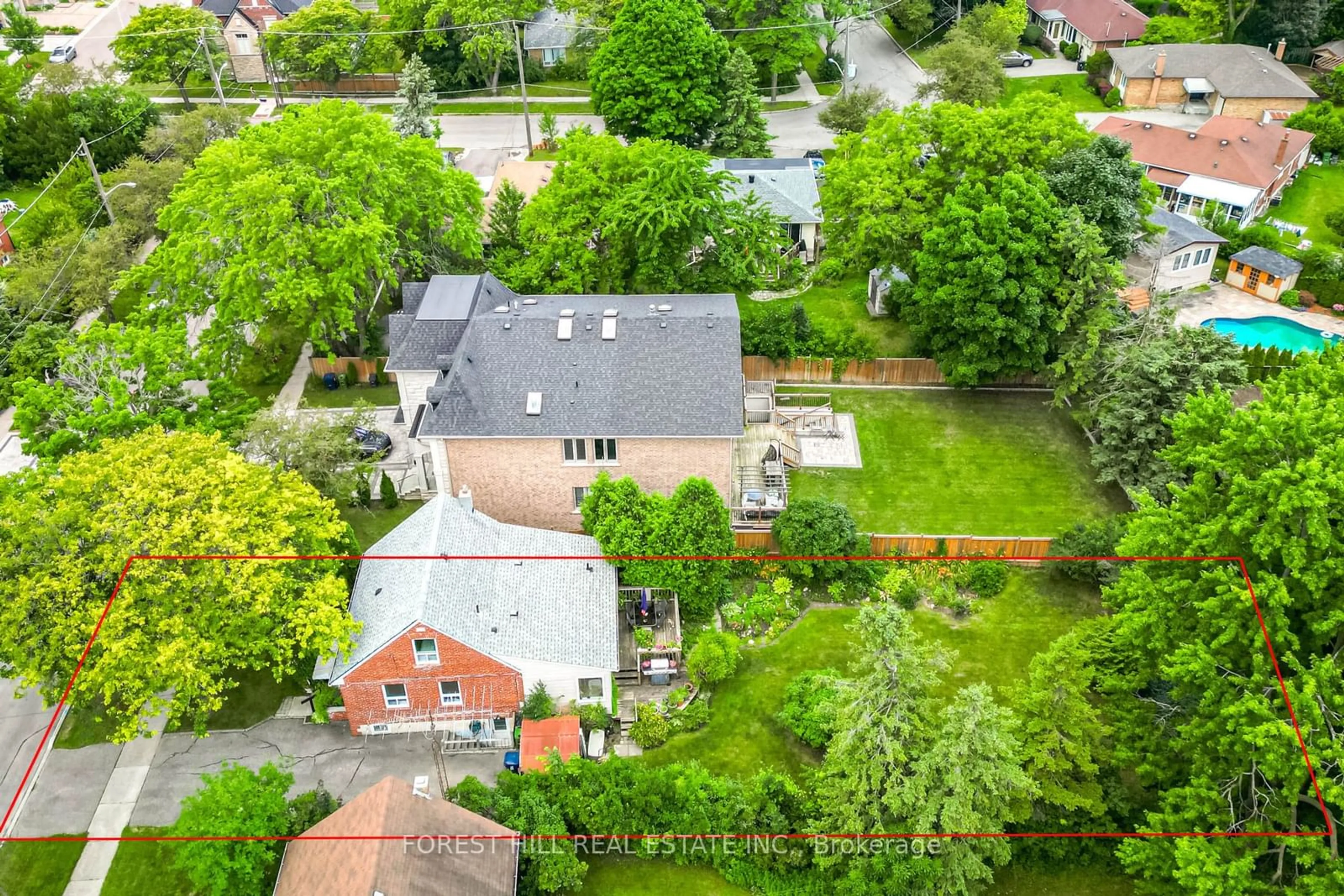 Frontside or backside of a home, the fenced backyard for 54 Dallas Rd, Toronto Ontario M2R 2J6