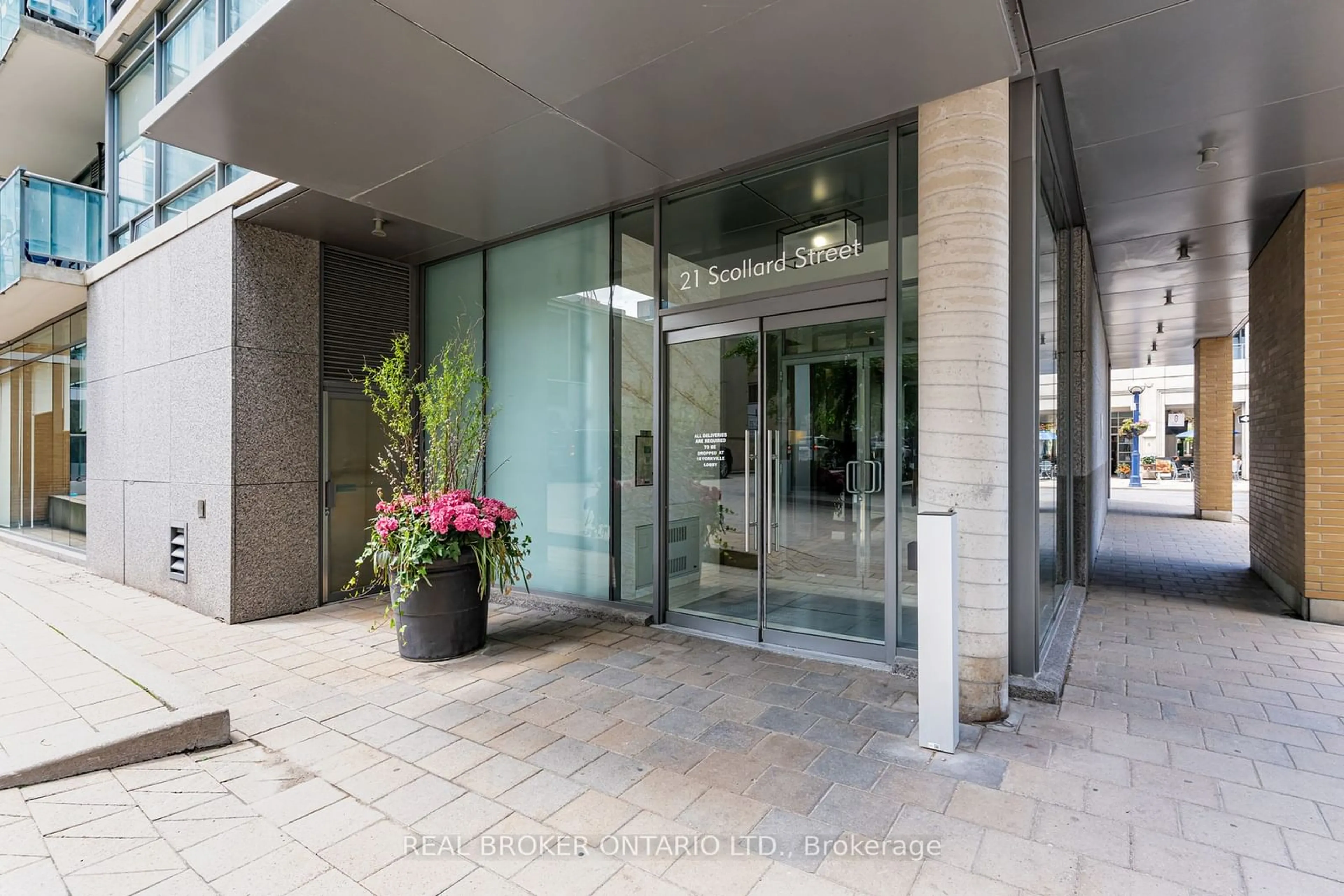 Indoor foyer for 21 Scollard St #104, Toronto Ontario M5R 1G1