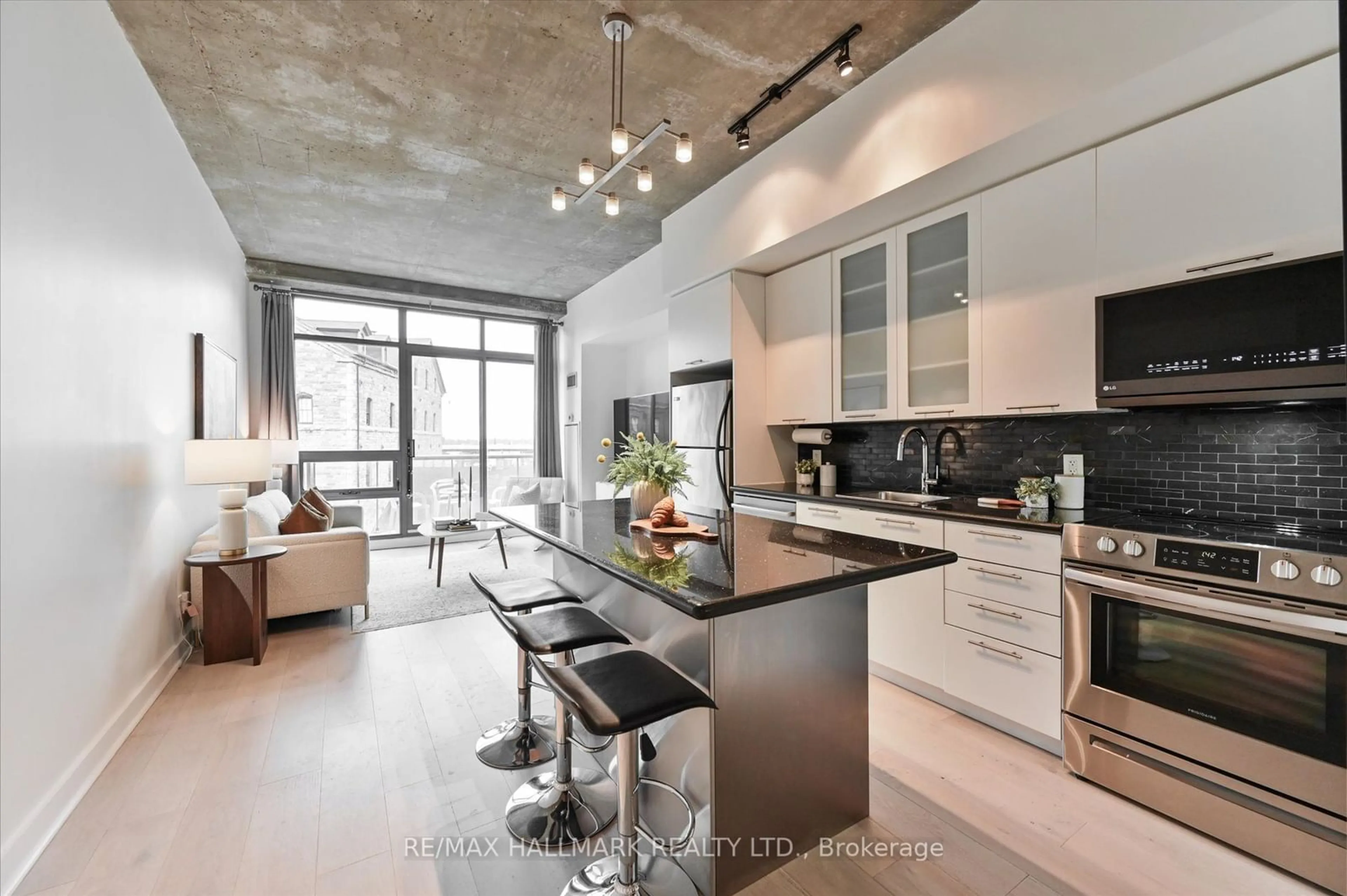 Contemporary kitchen for 33 Mill St #422, Toronto Ontario M5A 3R3