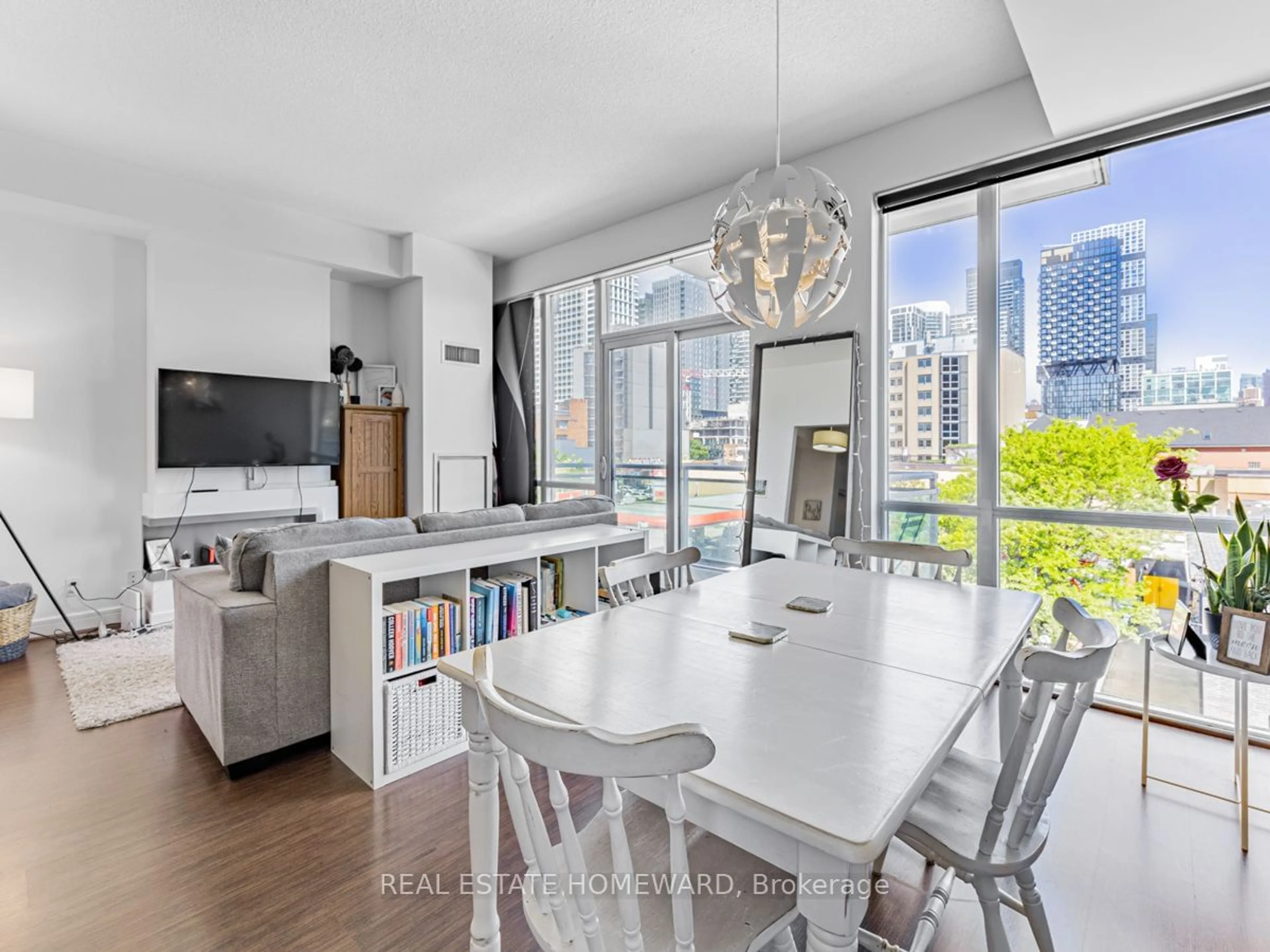 Contemporary kitchen for 116 George St #409, Toronto Ontario M5A 3S2