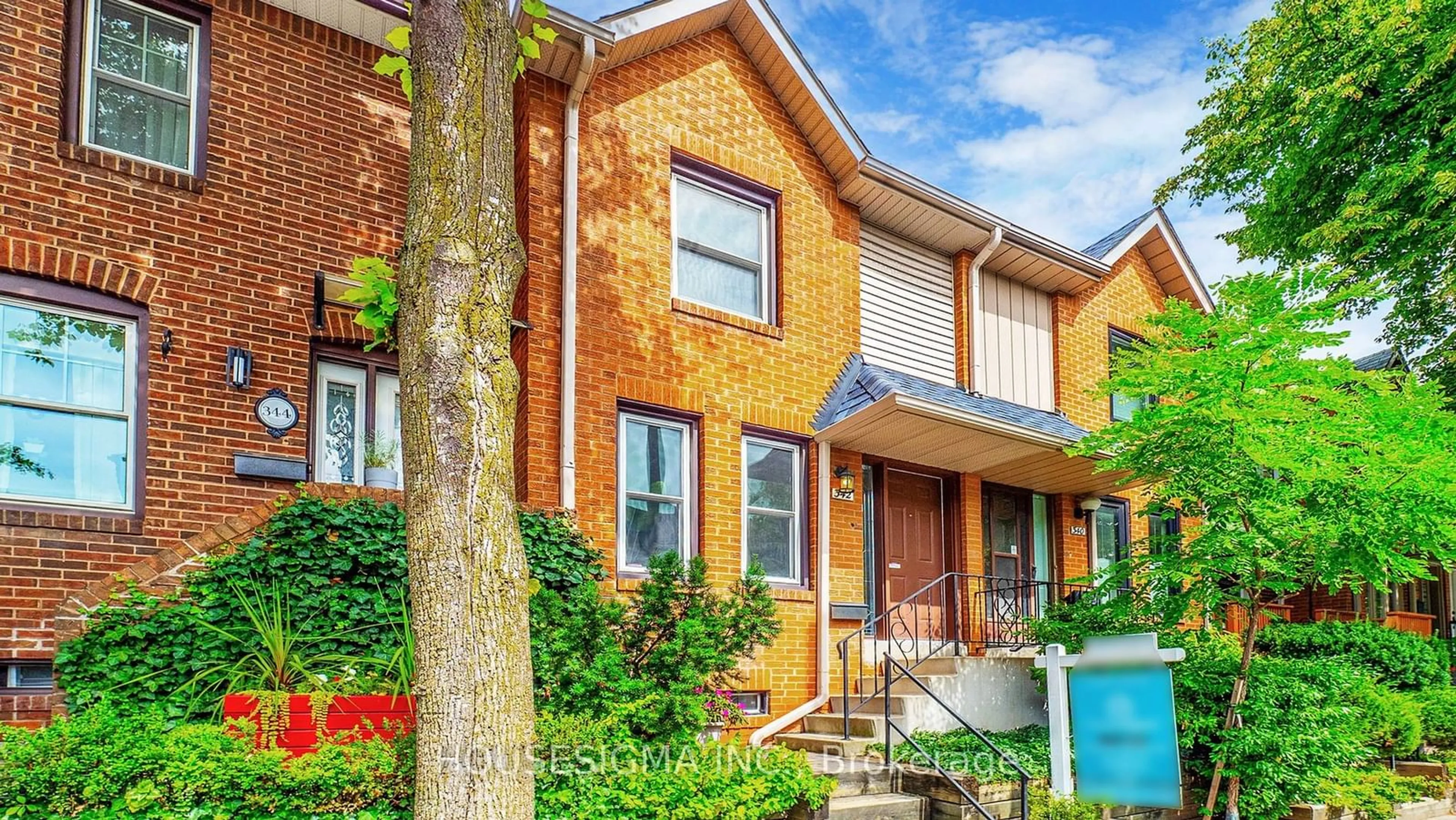 Home with brick exterior material for 342 Melita Ave, Toronto Ontario M6G 2A3