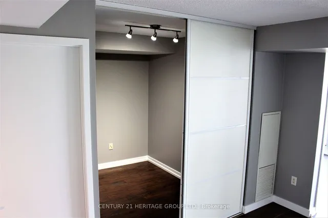 Additional property image - 15 Fort York Blvd Unit 1802