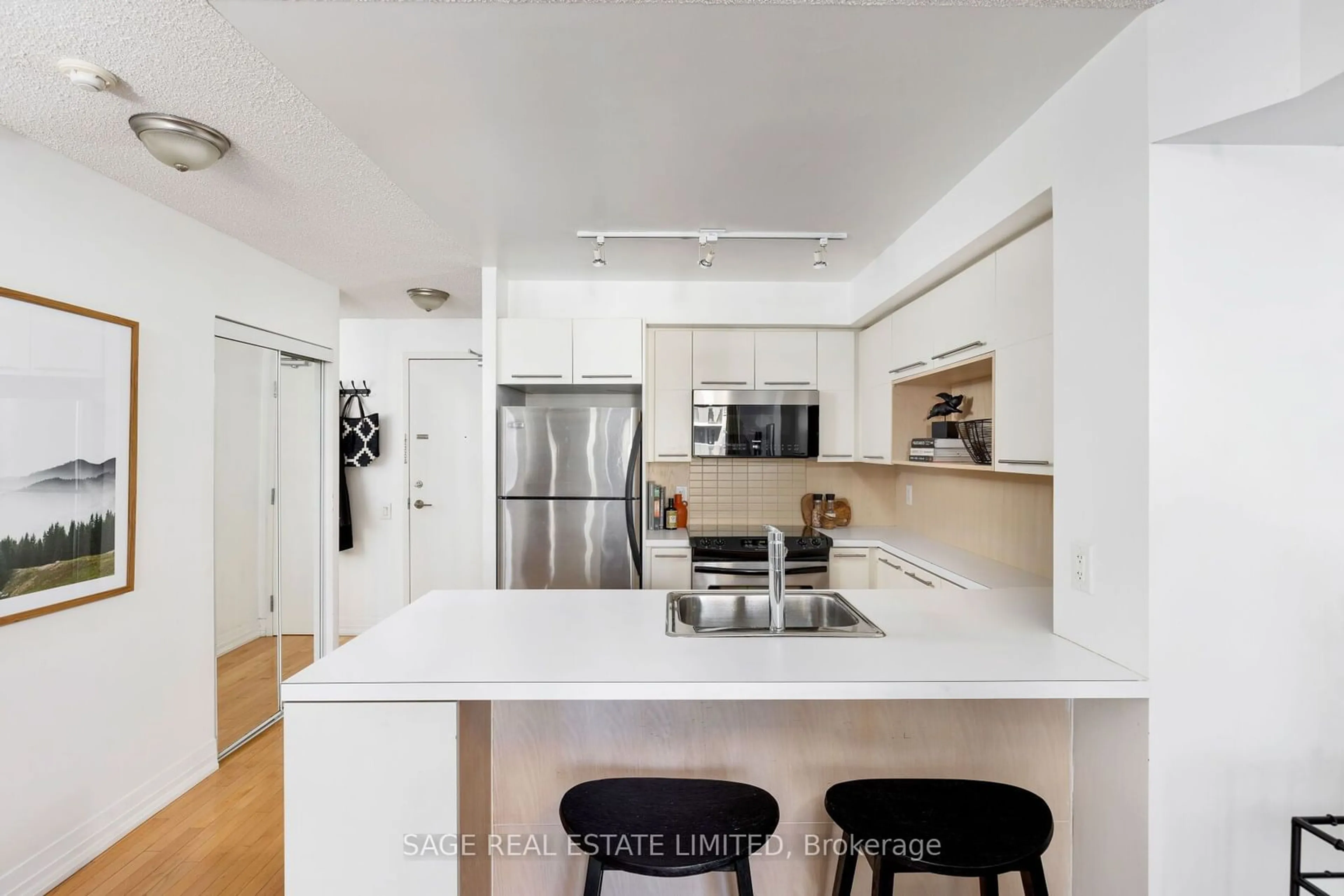 Contemporary kitchen for 25 Carlton St #1308, Toronto Ontario M5B 1L4