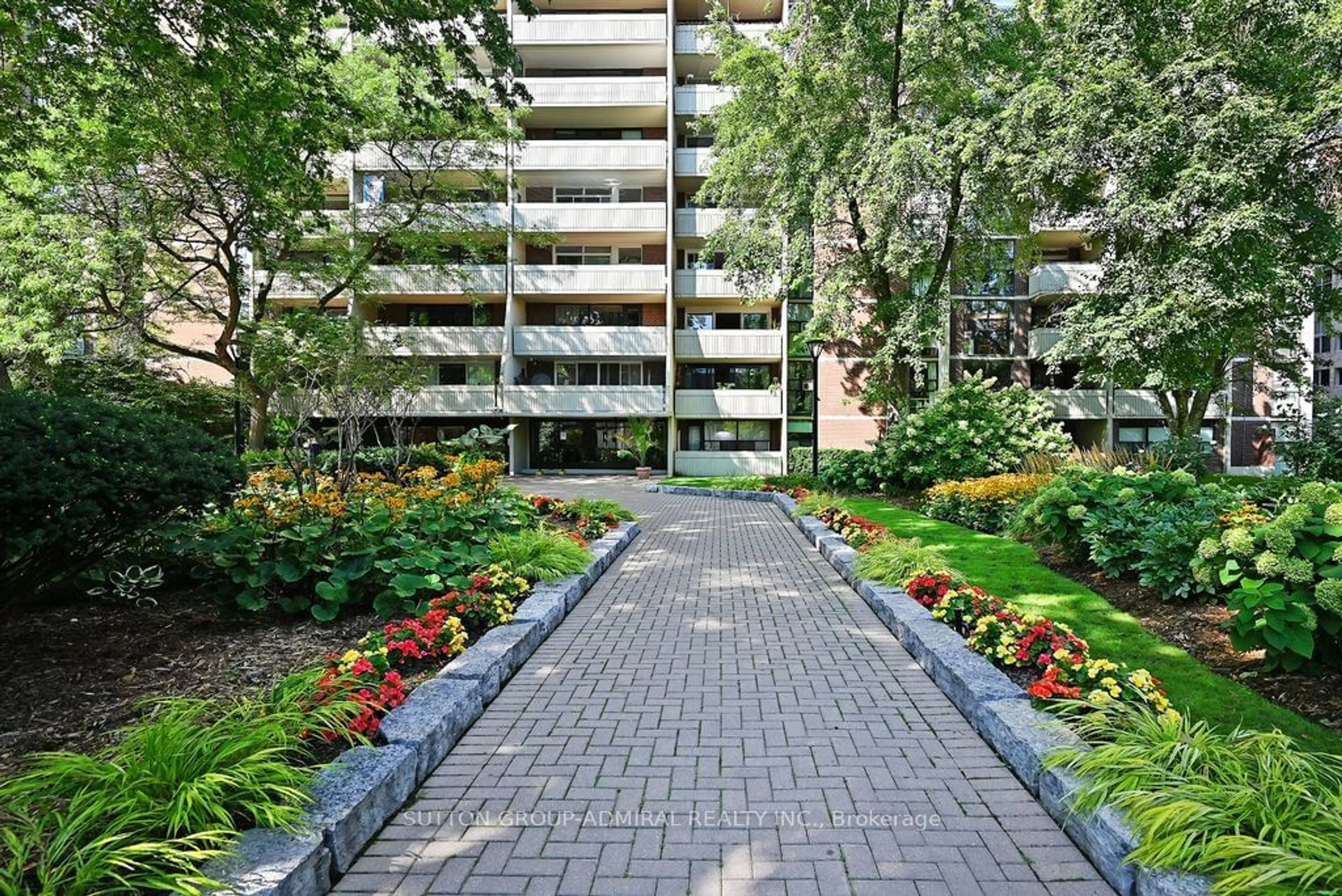 A pic from exterior of the house or condo for 40 Homewood Ave #2812, Toronto Ontario M4Y 2K2