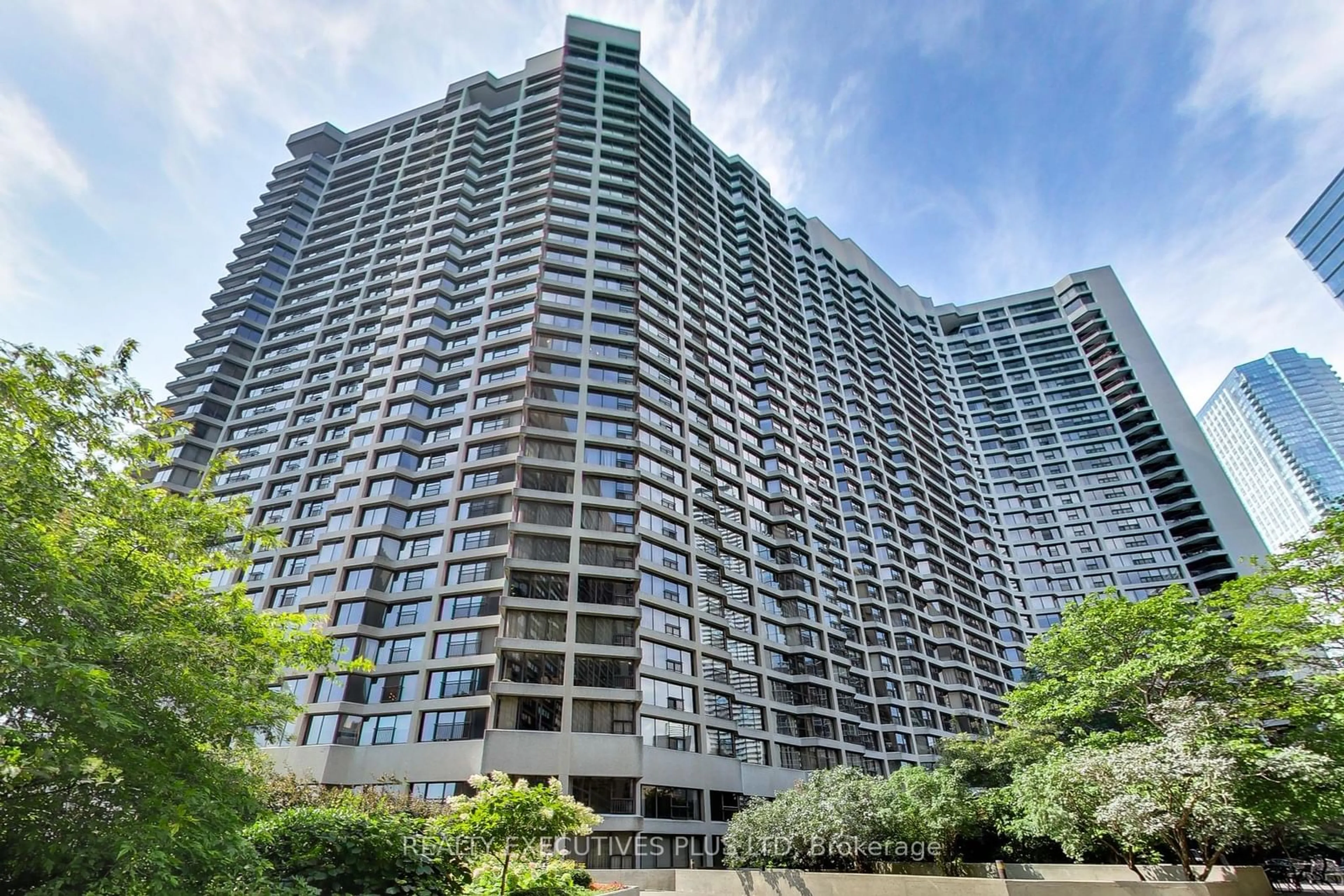 A pic from exterior of the house or condo for 65 Harbour Sq #807, Toronto Ontario M5J 2L4