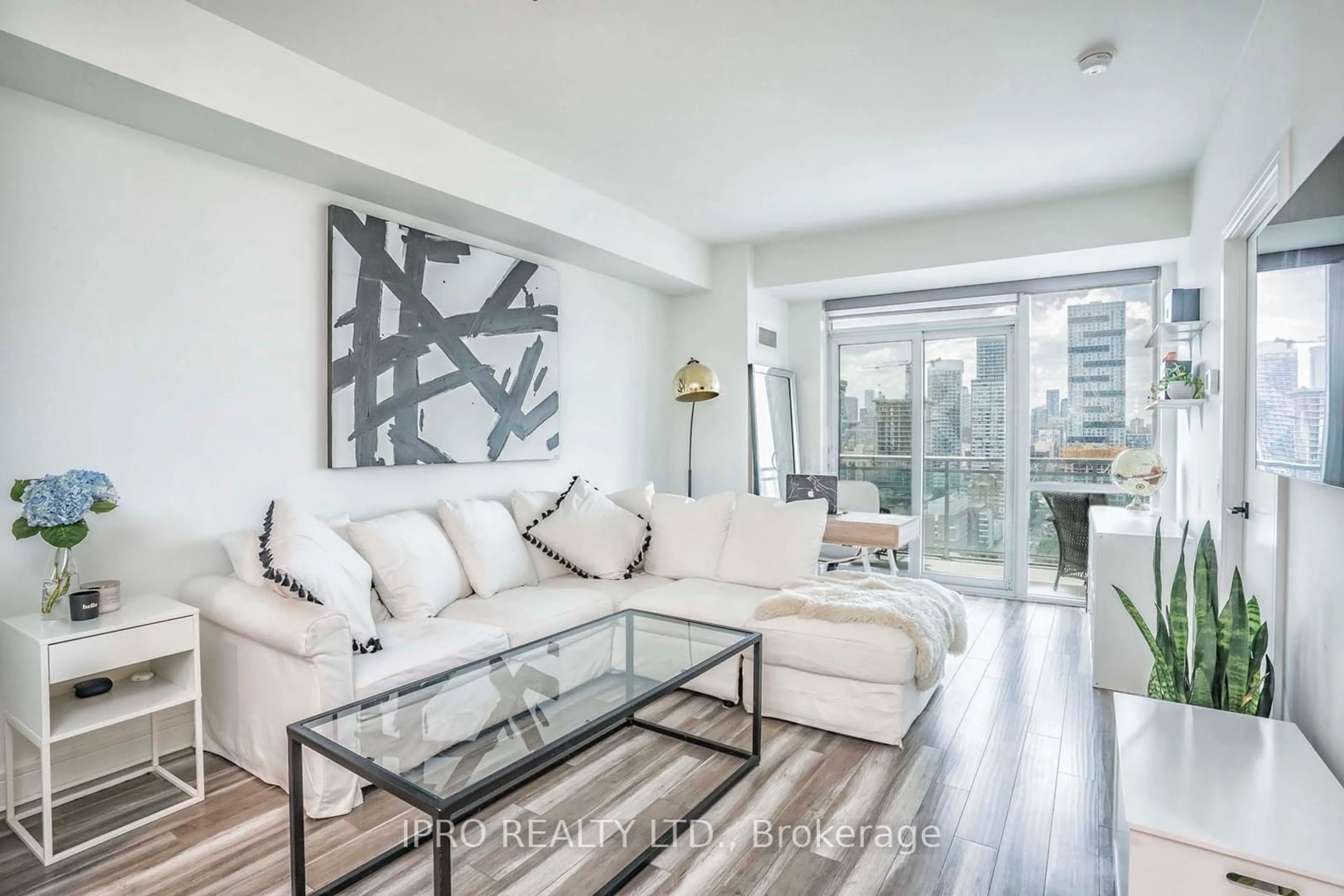 Living room for 112 George St #2102, Toronto Ontario M5A 2M5