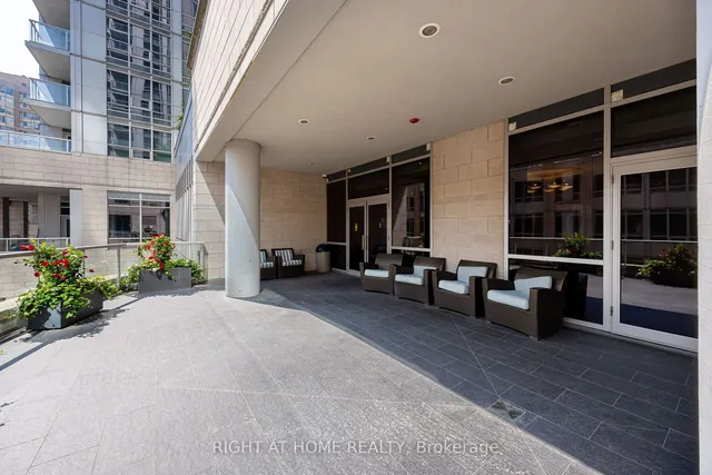 Additional image 6 of 763 Bay St Unit 1006