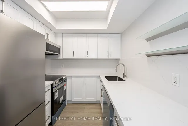 Additional image 23 of 763 Bay St Unit 1006