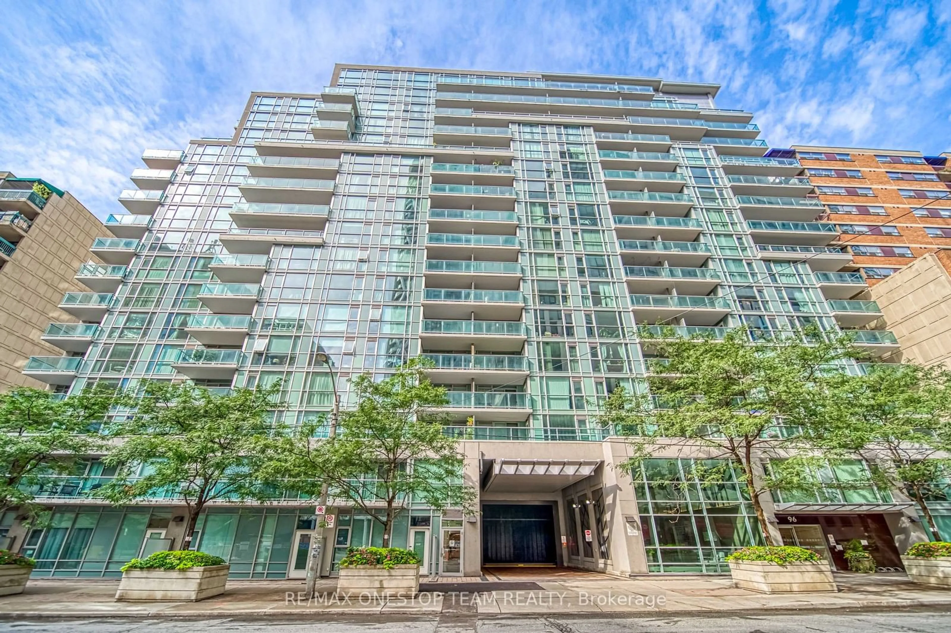 A pic from exterior of the house or condo for 96 St Patrick St #1616, Toronto Ontario M5T 1V2