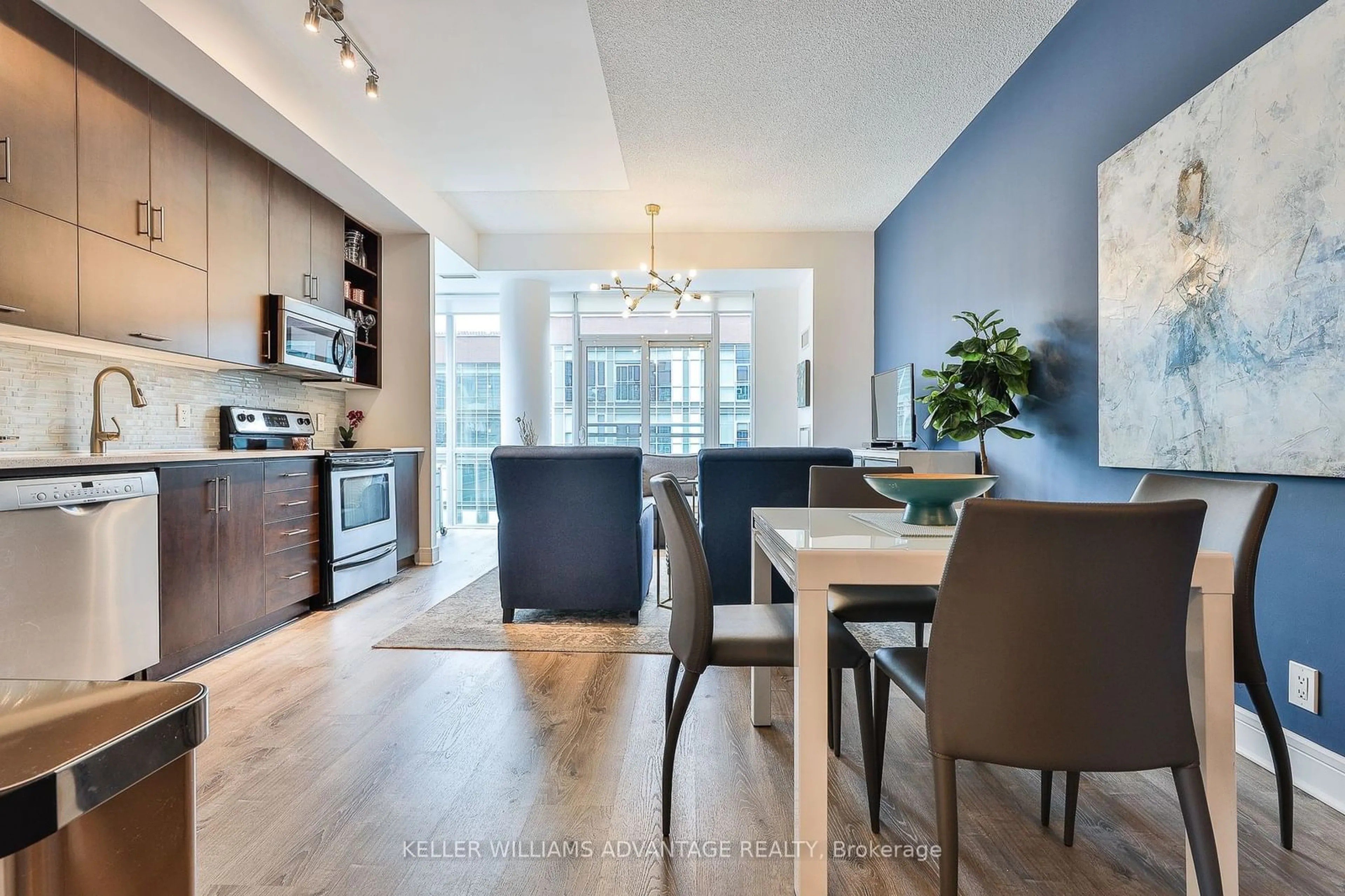 Contemporary kitchen for 112 George St #729, Toronto Ontario M5A 2M5