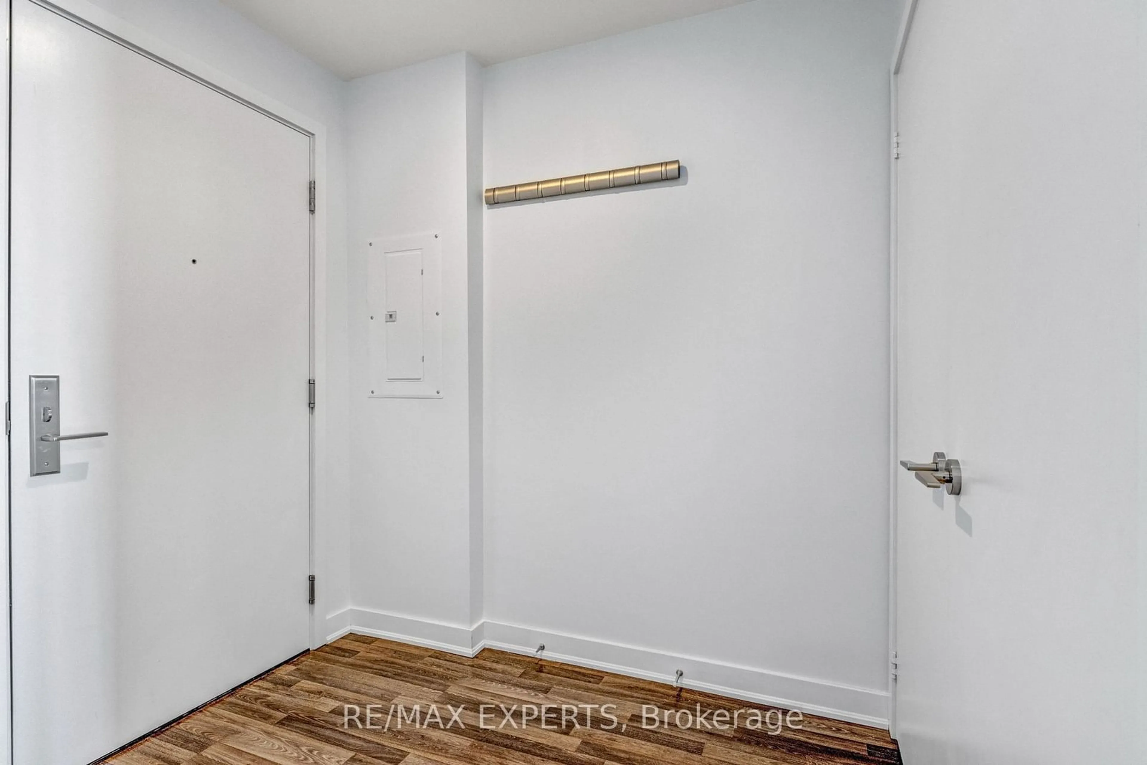 Indoor entryway for 120 Parliament St #1608, Toronto Ontario M5A 2Y8