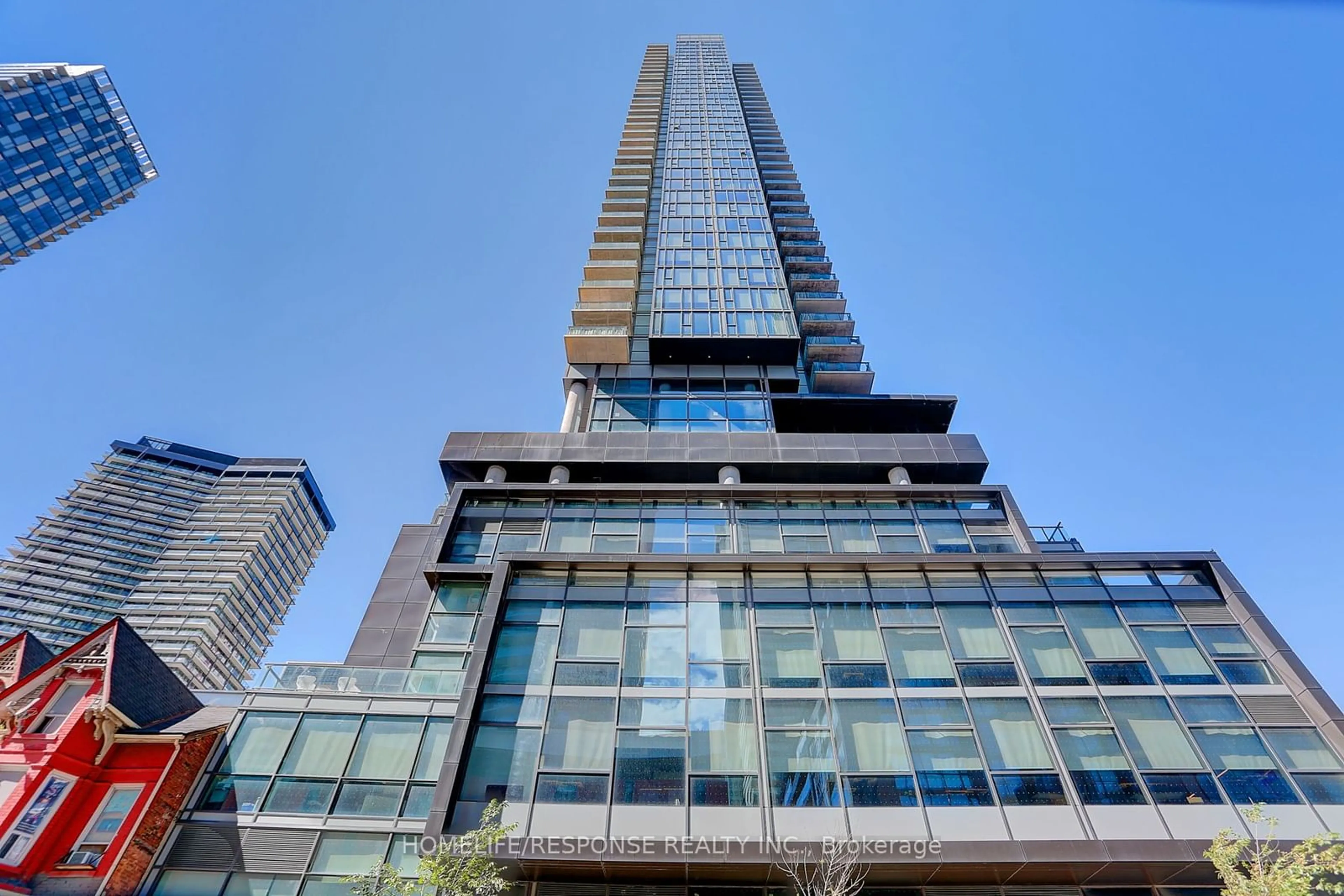 A pic from exterior of the house or condo for 290 ADELAIDE St #2606, Toronto Ontario M5V 1P6