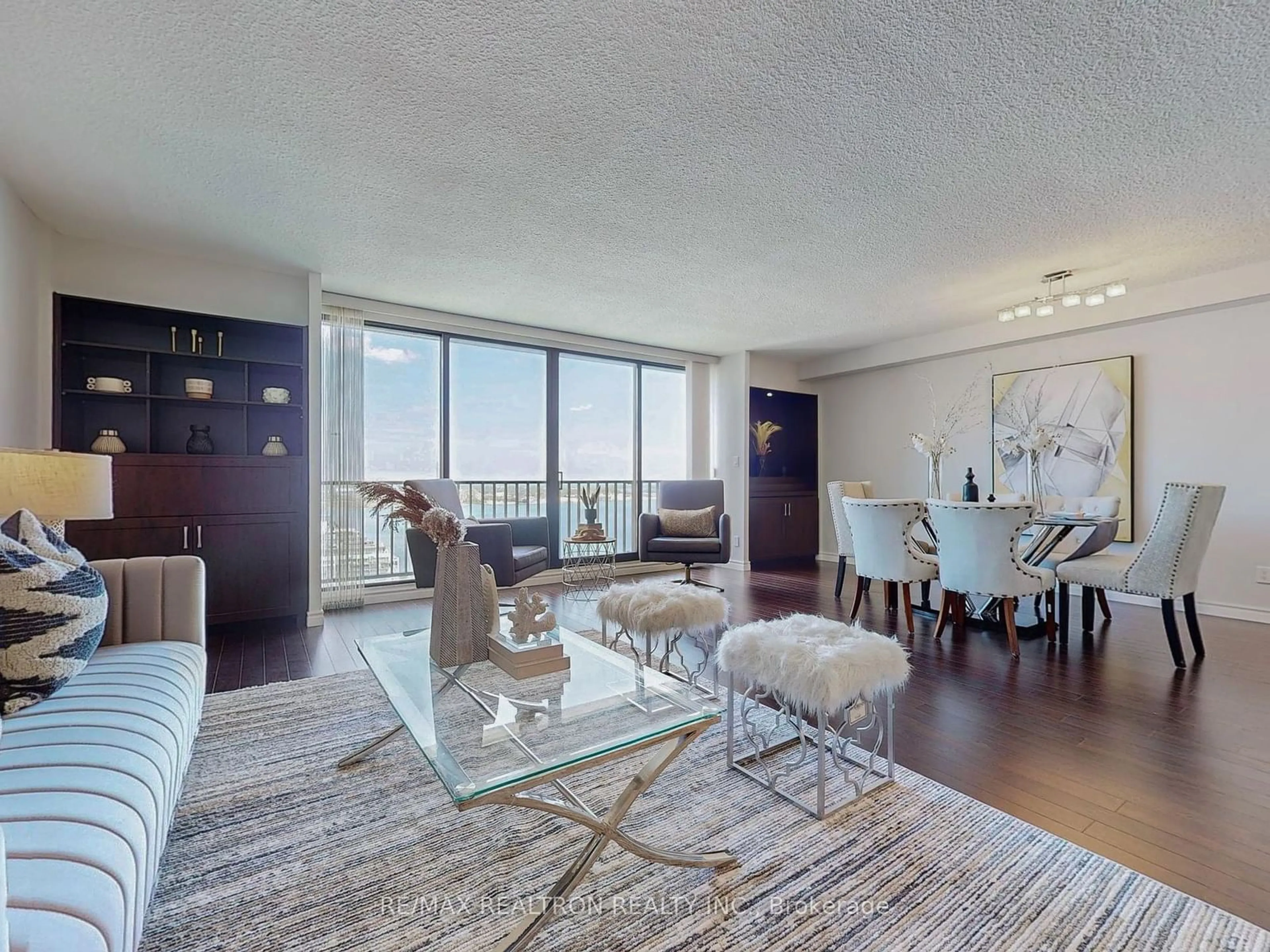 Living room for 33 Harbour Sq #3004, Toronto Ontario M5J 2G2