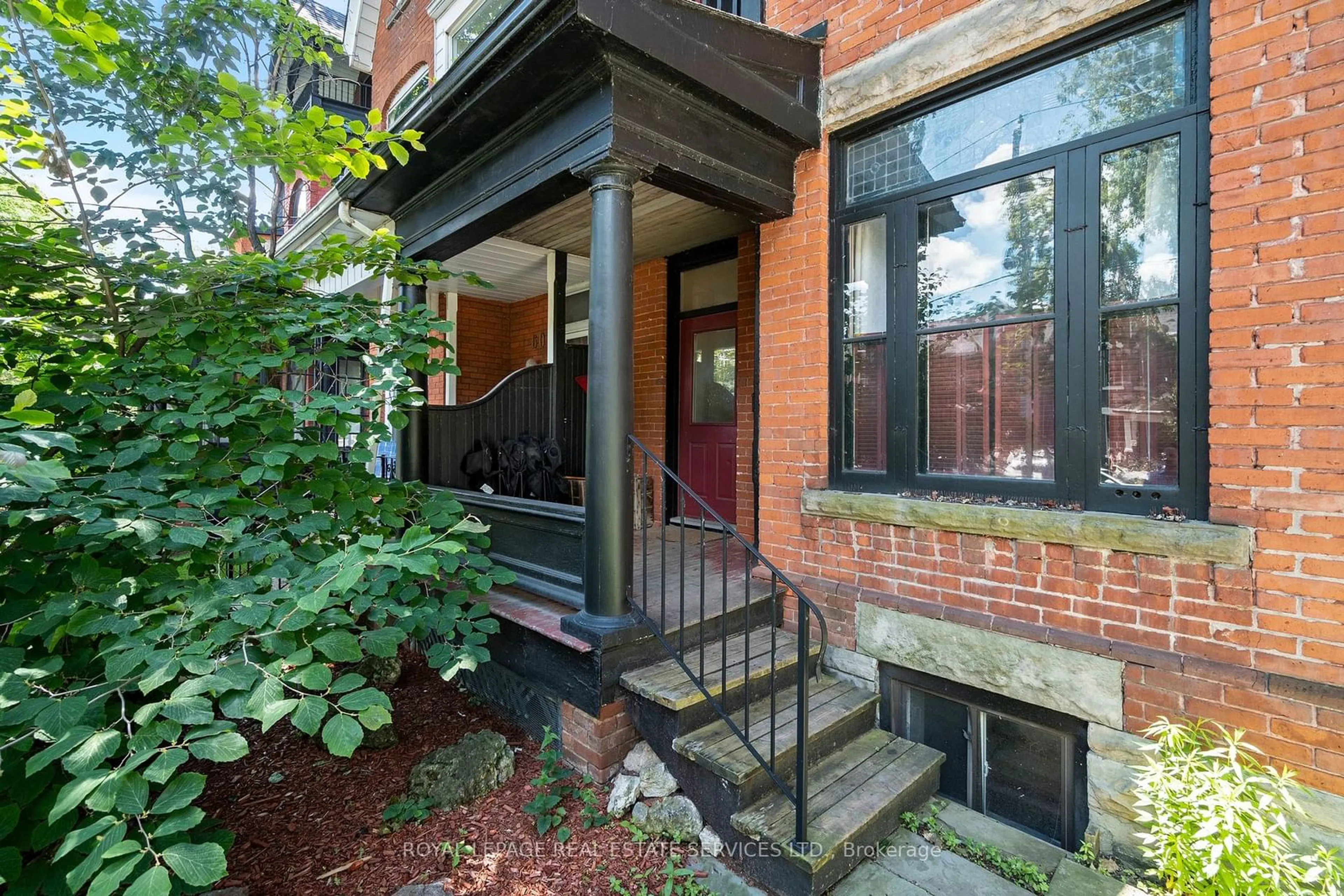 A pic from exterior of the house or condo, cottage for 62 Lakeview Ave, Toronto Ontario M6J 3B3