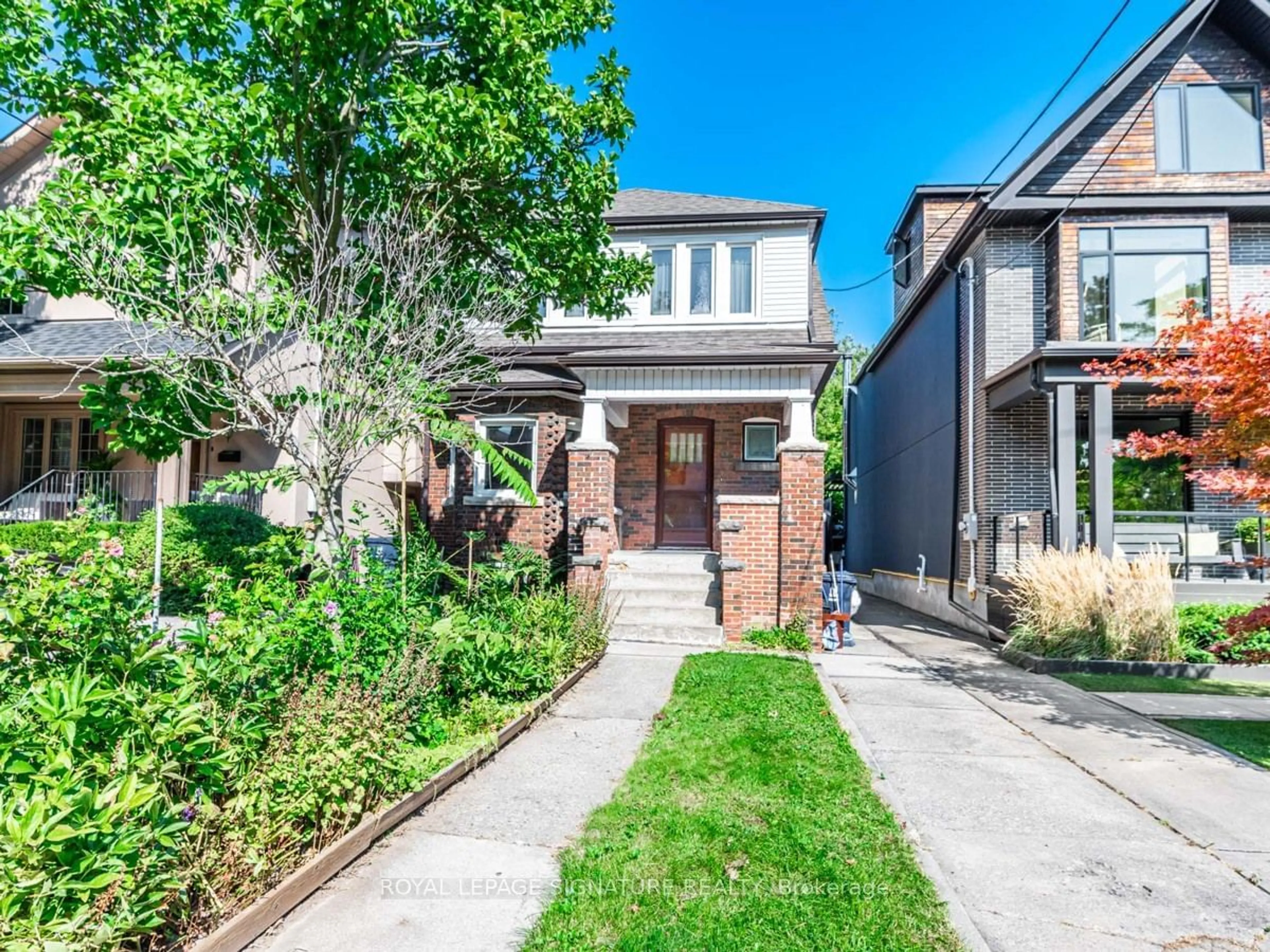 Frontside or backside of a home for 55 Pinewood Ave, Toronto Ontario M6C 2V2