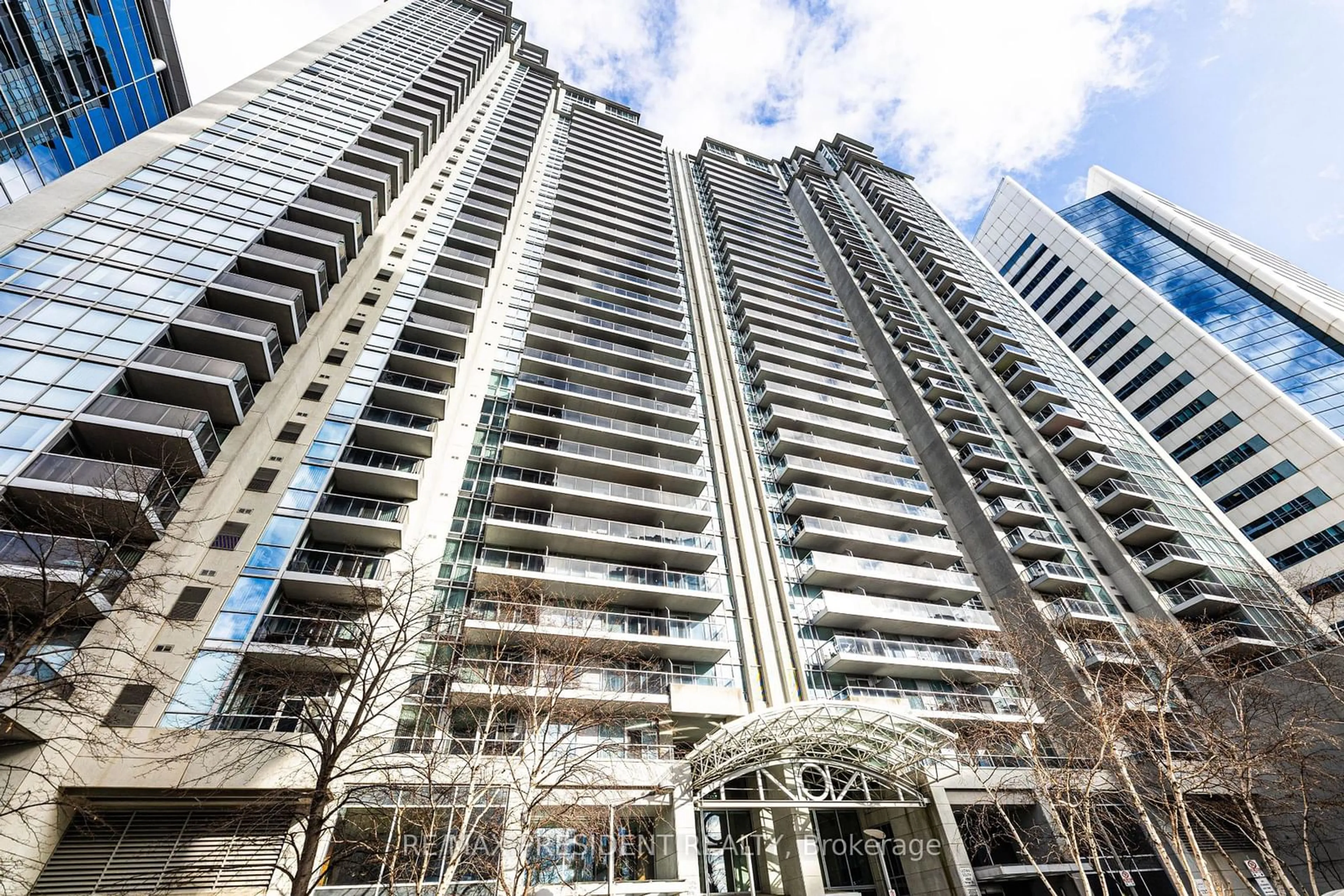 A pic from exterior of the house or condo for 4978 Yonge St #1911, Toronto Ontario M2N 7G8