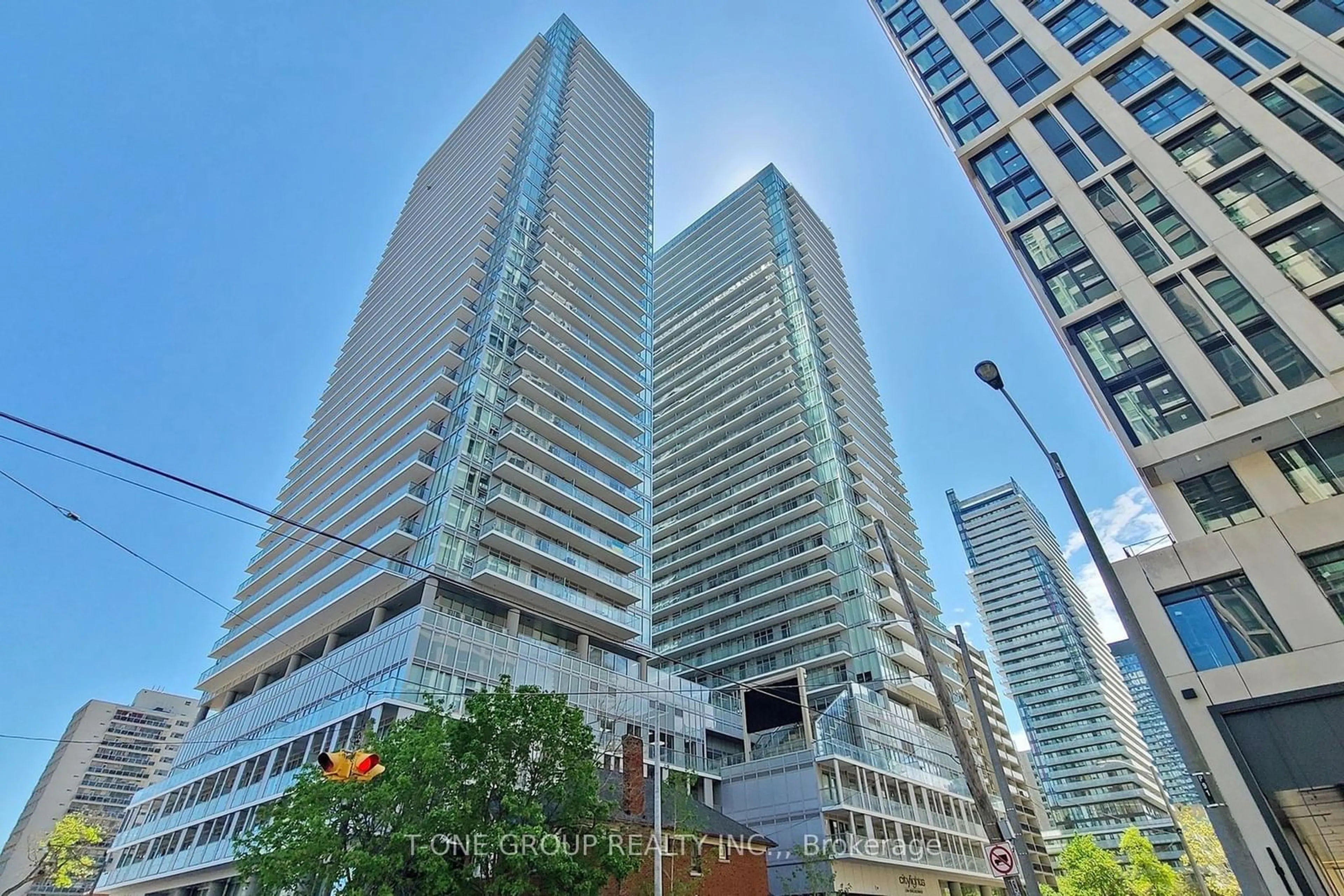 A pic from exterior of the house or condo for 195 Redpath Ave #1610, Toronto Ontario M4P 0E4