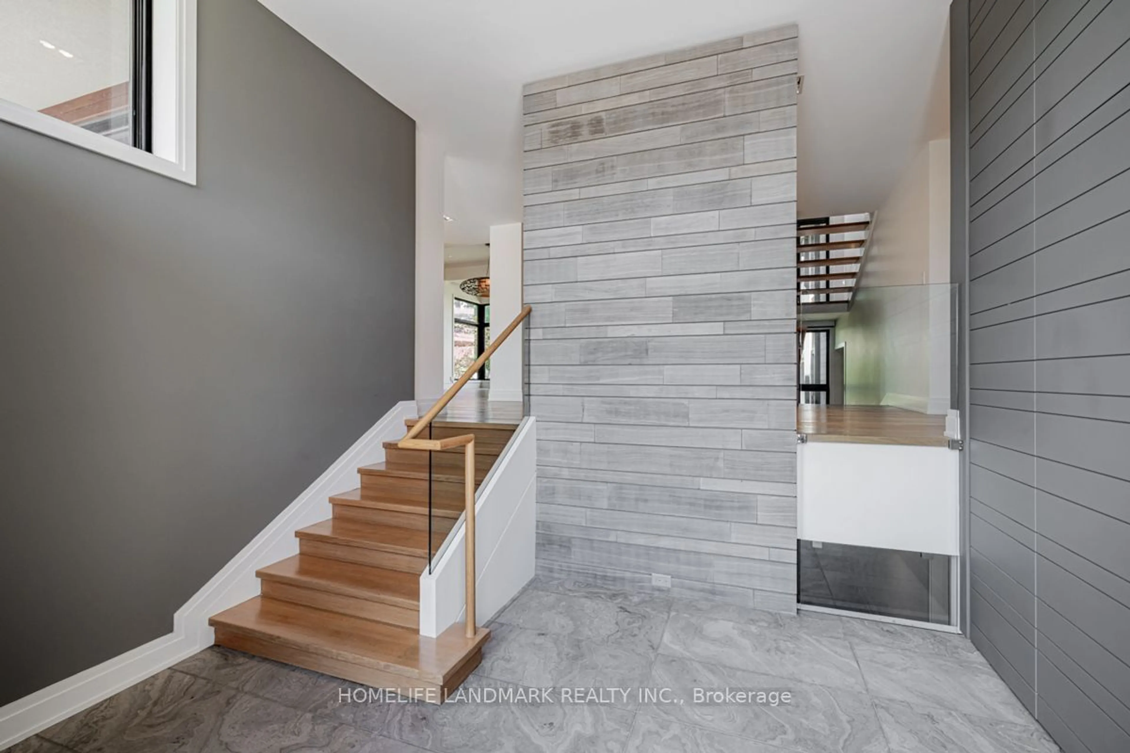 Indoor entryway, cement floor for 4 Royal Oak Dr, Toronto Ontario M3C 2M2