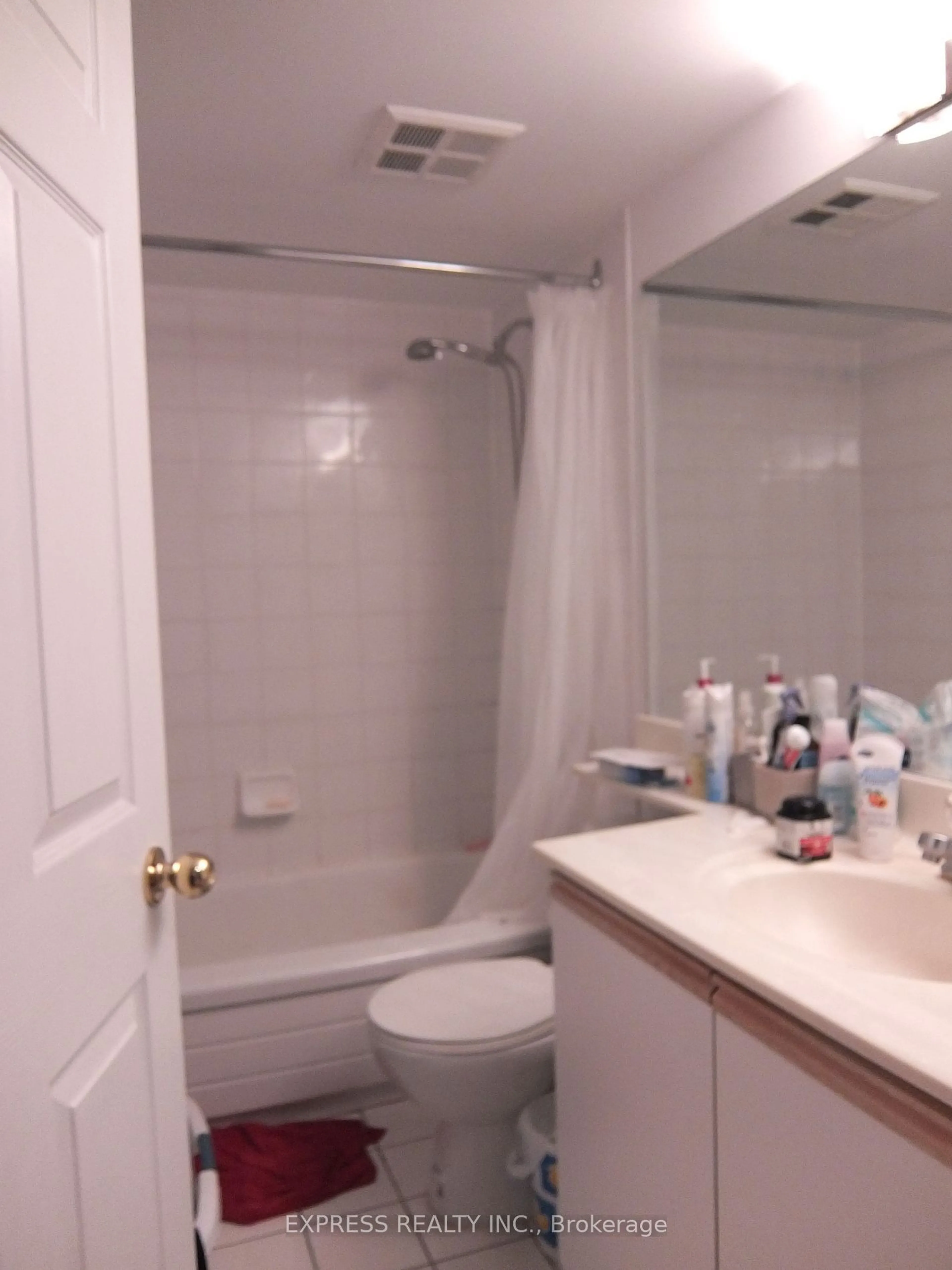 Standard bathroom, floor is not visible for 18 Hillcrest Ave #1006, Toronto Ontario M2N 6T5