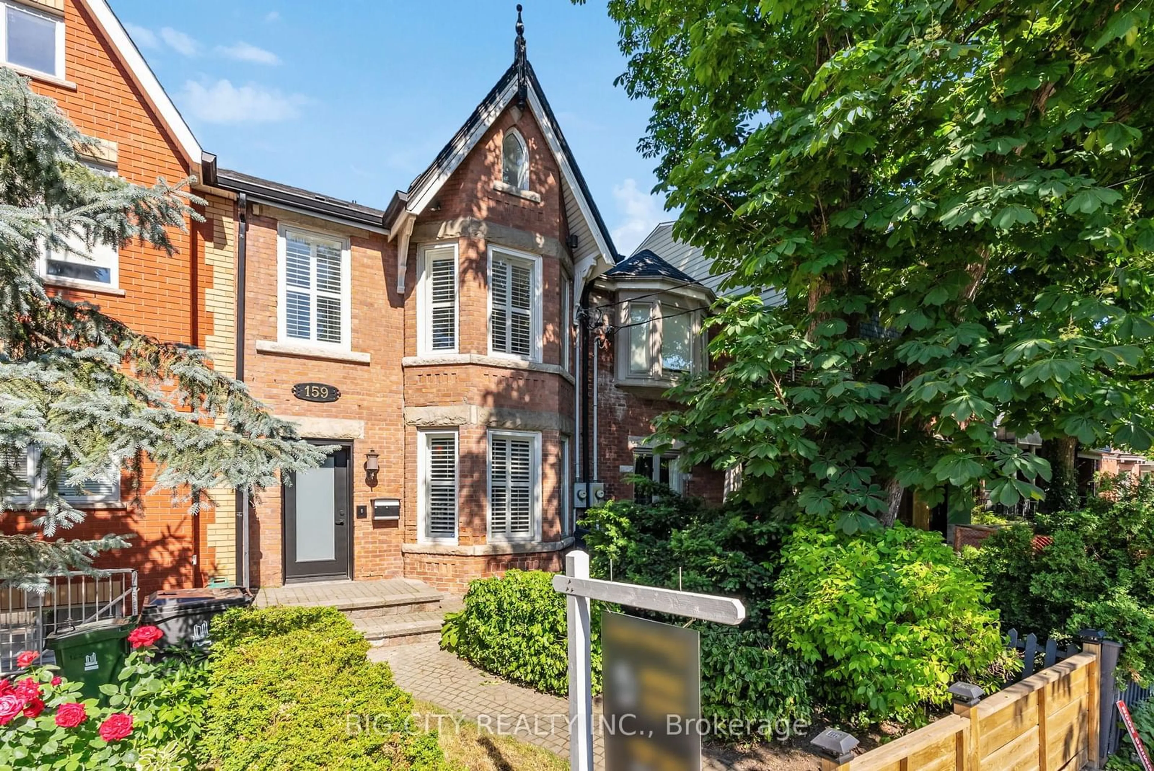 Home with brick exterior material for 159 Brunswick Ave, Toronto Ontario M5S 2M3