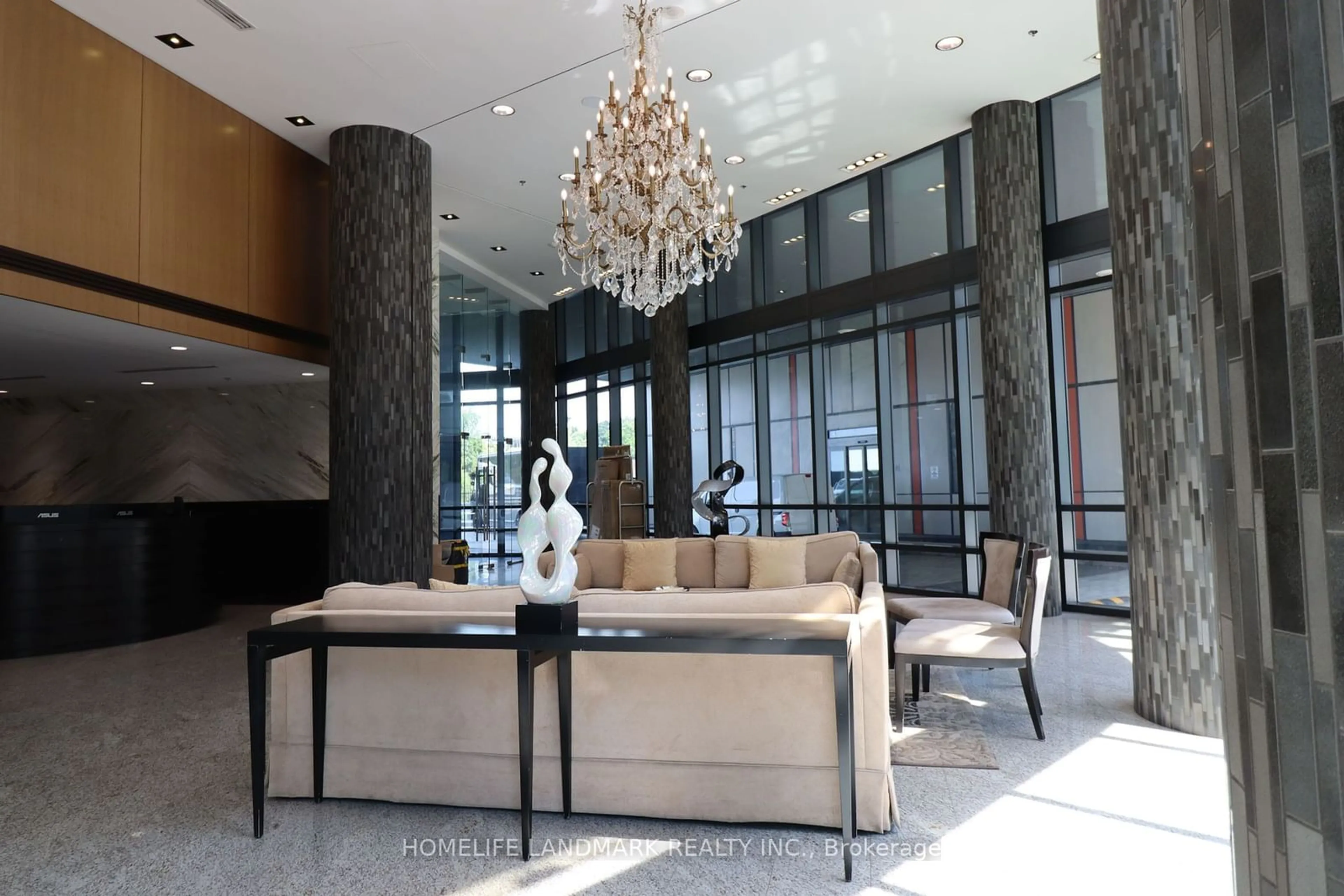 Indoor lobby for 825 Church St #3002, Toronto Ontario M4W 3Z4